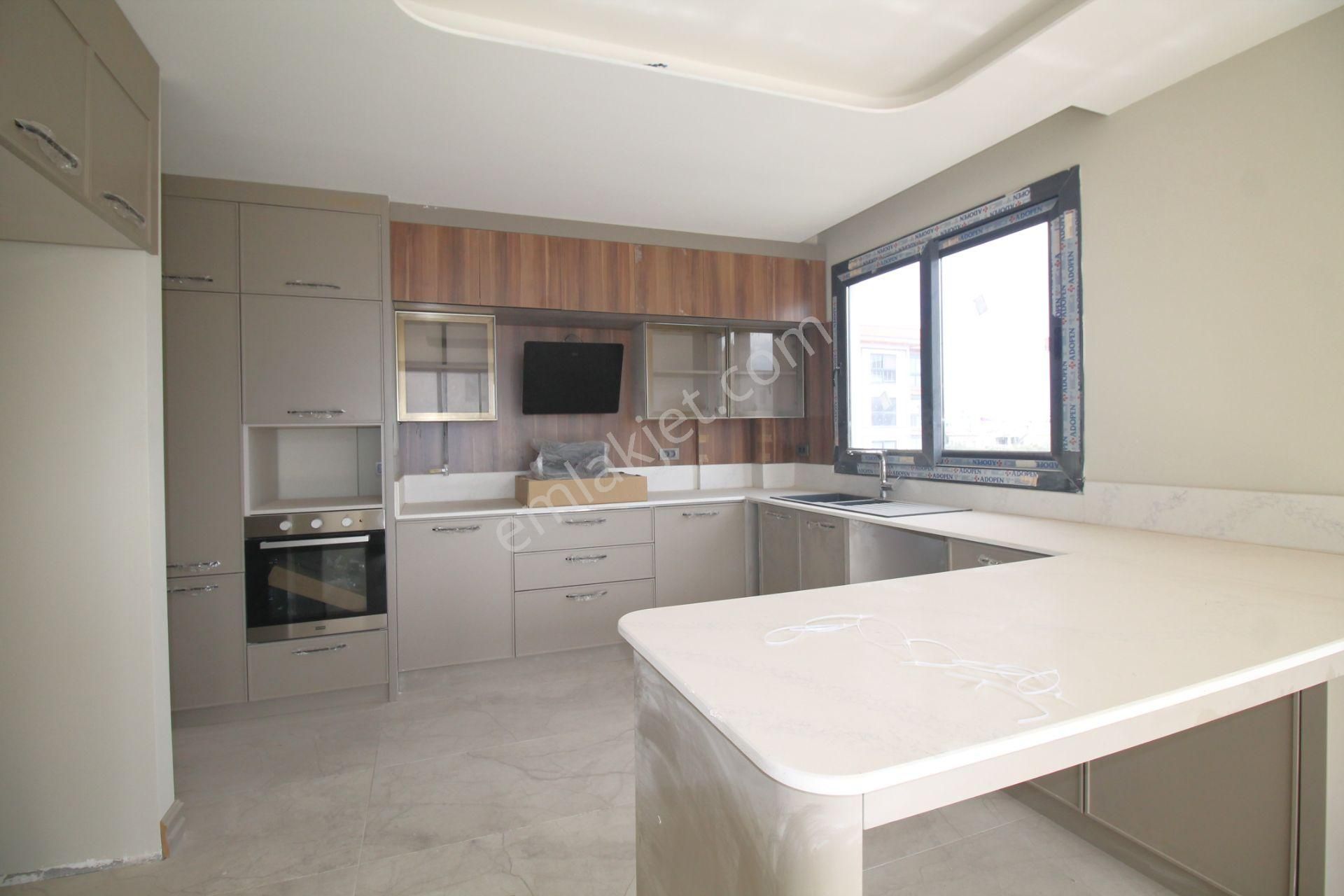 Retro’dan Sosyal Yaşam Alanı Sunan Ve Hayallerinizdeki Daireyi Bulduğunuz 4+1