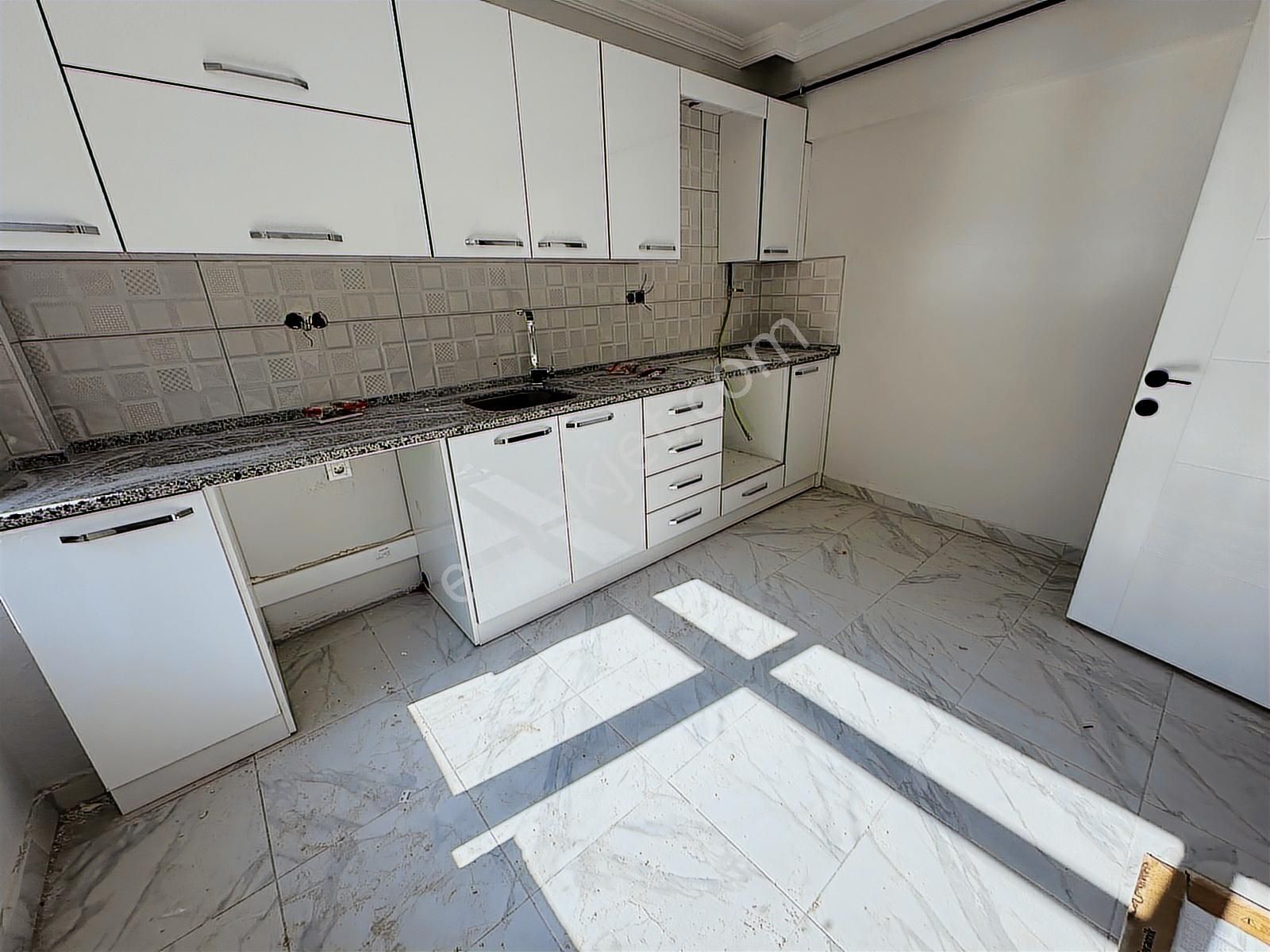 Kiralık Daire 4+1 Dsi Civarı İçi Yenilenmiş Cadde Üzerinde - Görsel 23