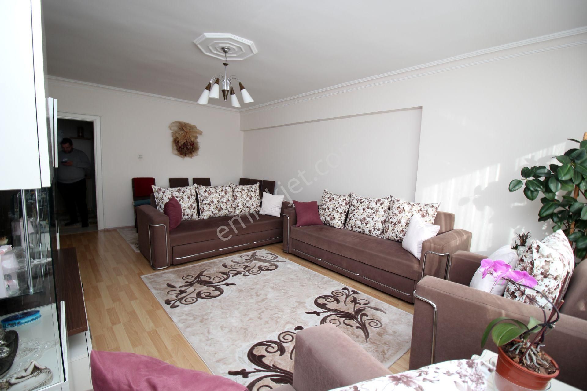 Emre Emlak'tan Atakent'te Ön Cephe Tertemiz 3+1 Satılık Daire - Görsel 3