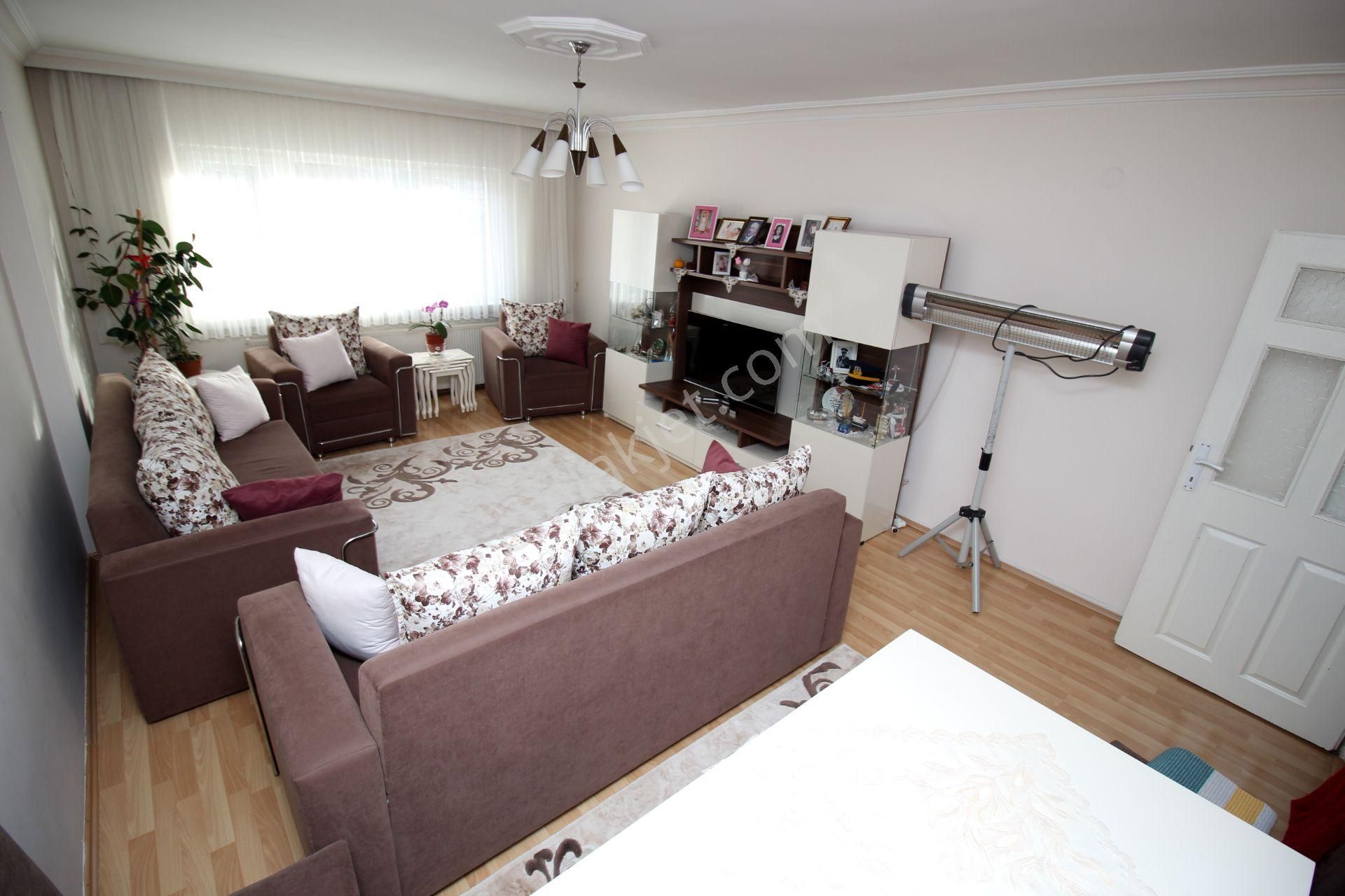 Emre Emlak'tan Atakent'te Ön Cephe Tertemiz 3+1 Satılık Daire - Görsel 5