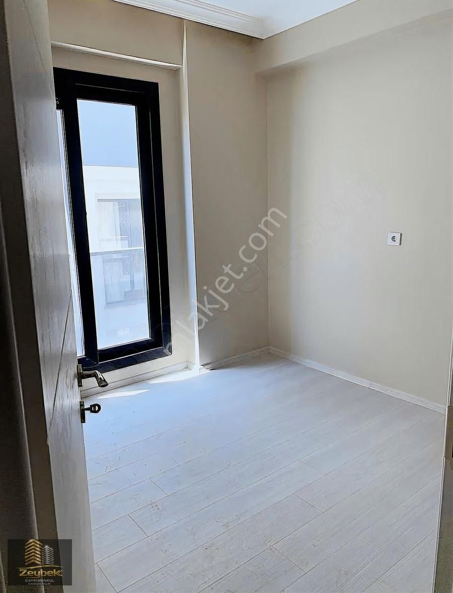 İzmir Menemen Seyrek Merkezde 1+1 Kiralık Daire - Görsel 13