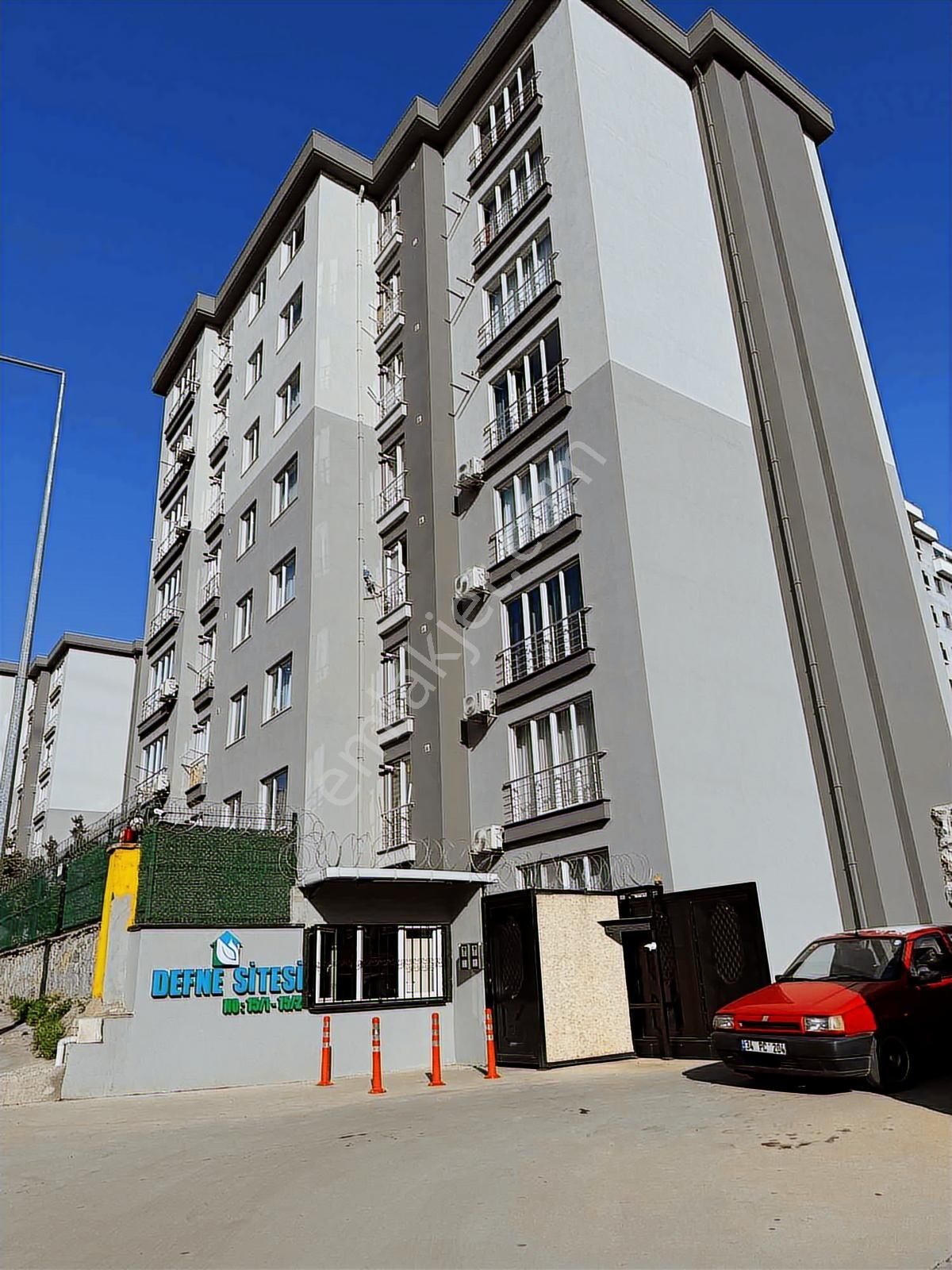 Kurtköy Merkeze Yürüme Mesafesinde Site İçerisinde 80 M2 2+1