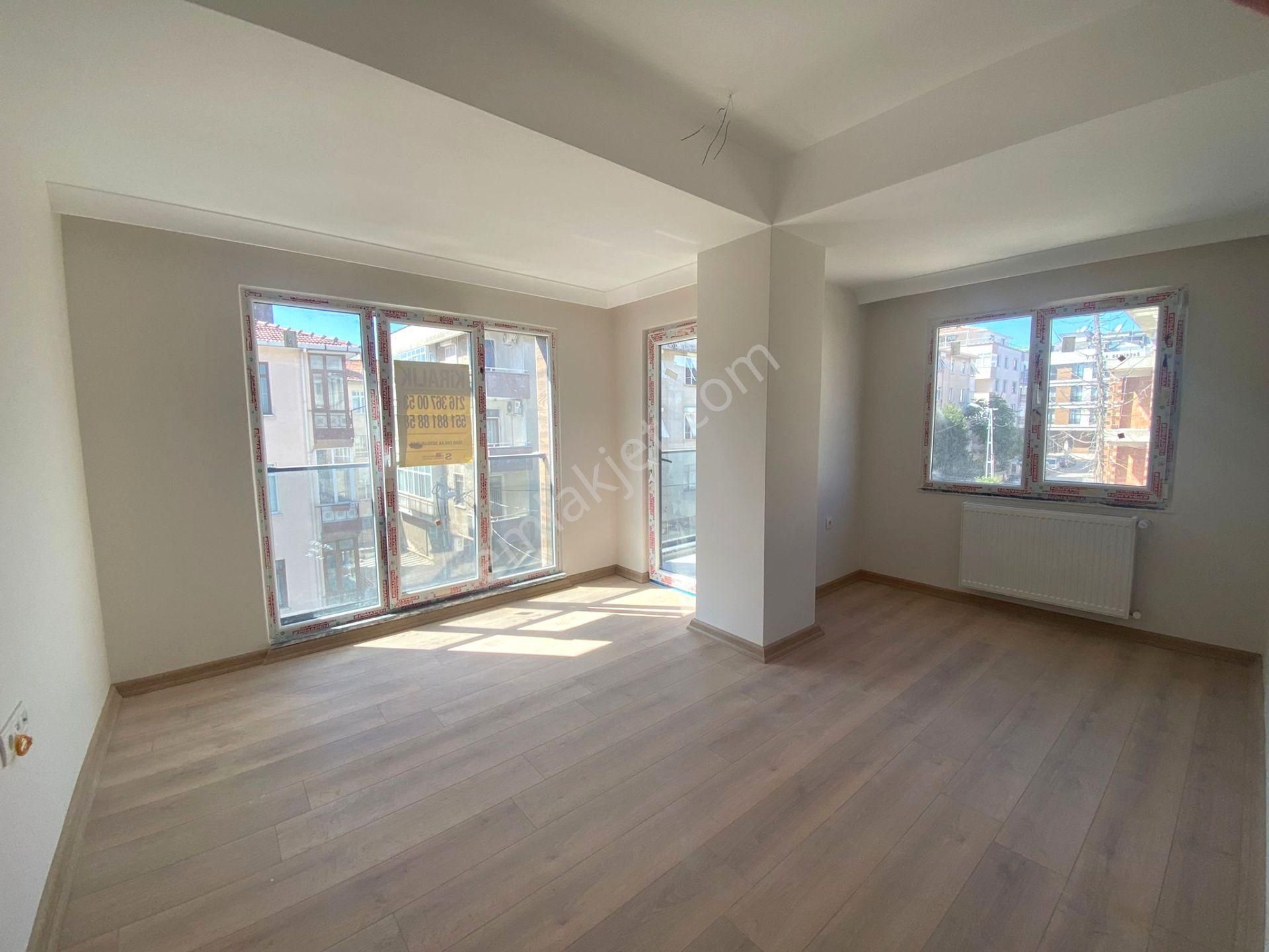 İbar'dan Küçükyalı Metroya 3 Dk Yürüme Mesafesinde Ön Cephe