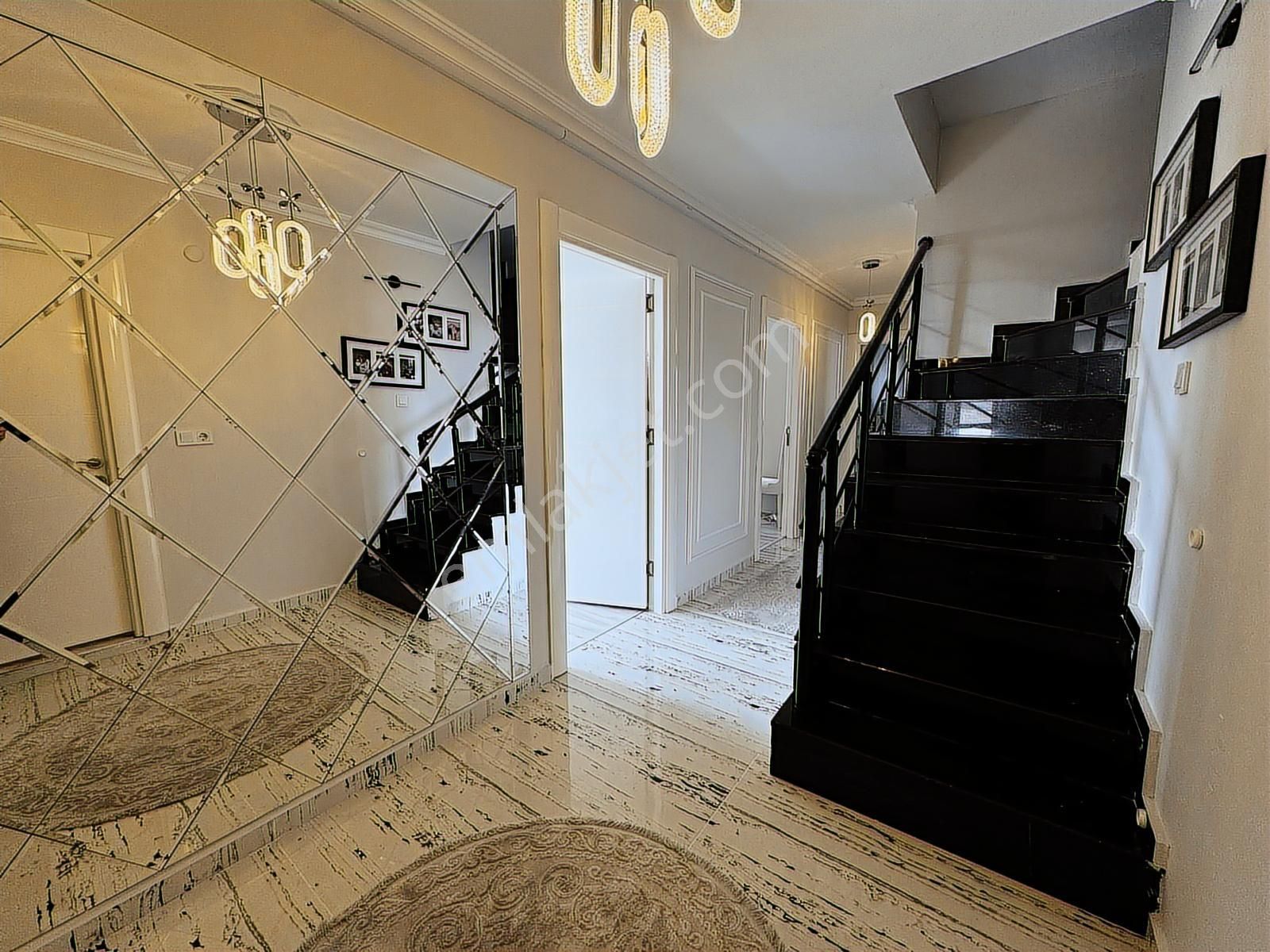 Armutlu'da Deniz Manzaralı Dubleks Daire | İki Ayrı Girişli - Görsel 7