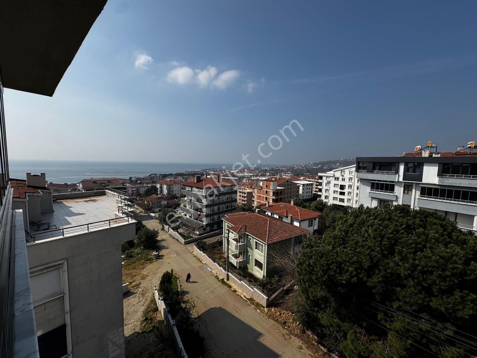 Armutlu'da Deniz Manzaralı Dubleks Daire | İki Ayrı Girişli