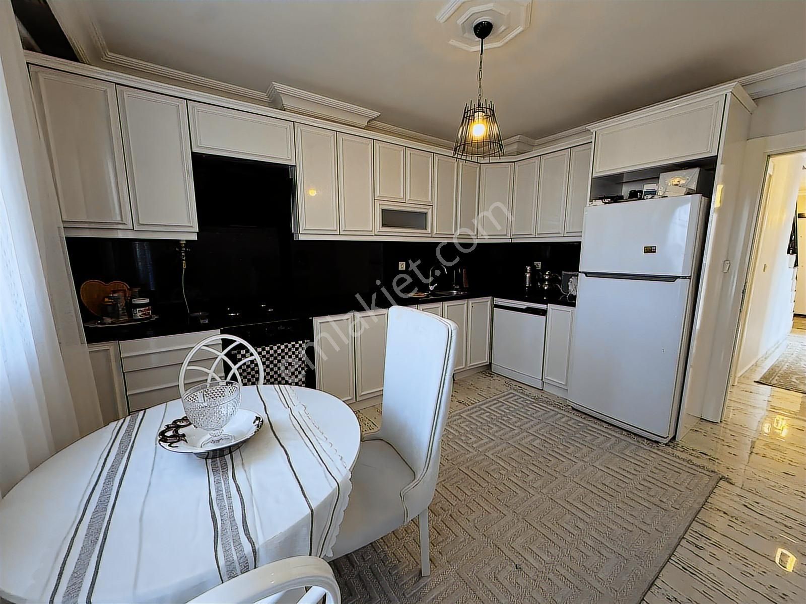 Armutlu'da Deniz Manzaralı Dubleks Daire | İki Ayrı Girişli - Görsel 4