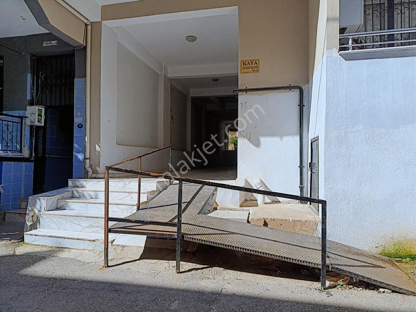 Buket Emlaktan Kiralık 2+1 Daire Ara Kat Doğalgazlı Klimalı