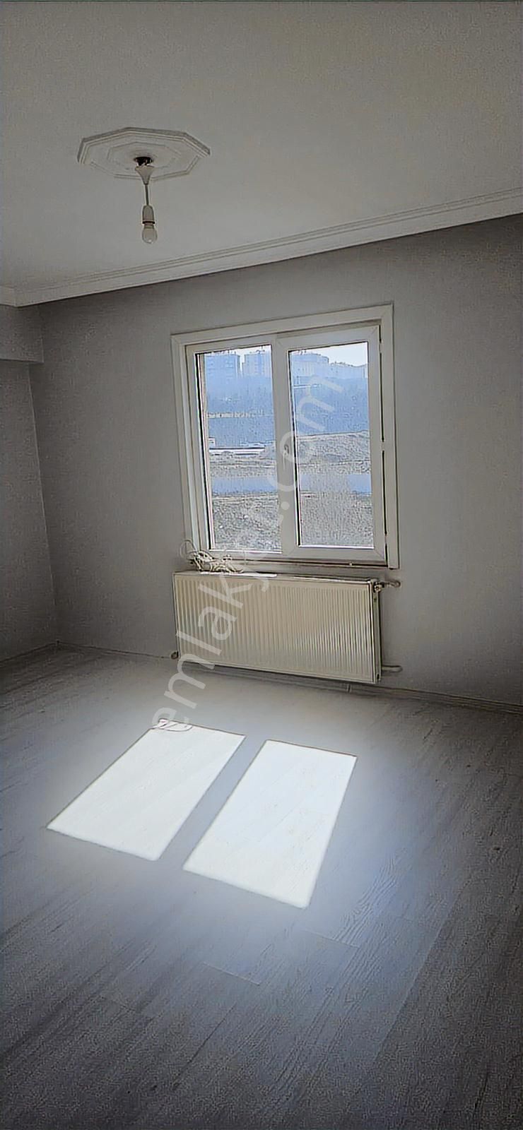 Remax Anka'dan Sultangazi Zübeyde Hanım Mah'de 2+1 Kiralık Daire - Görsel 3