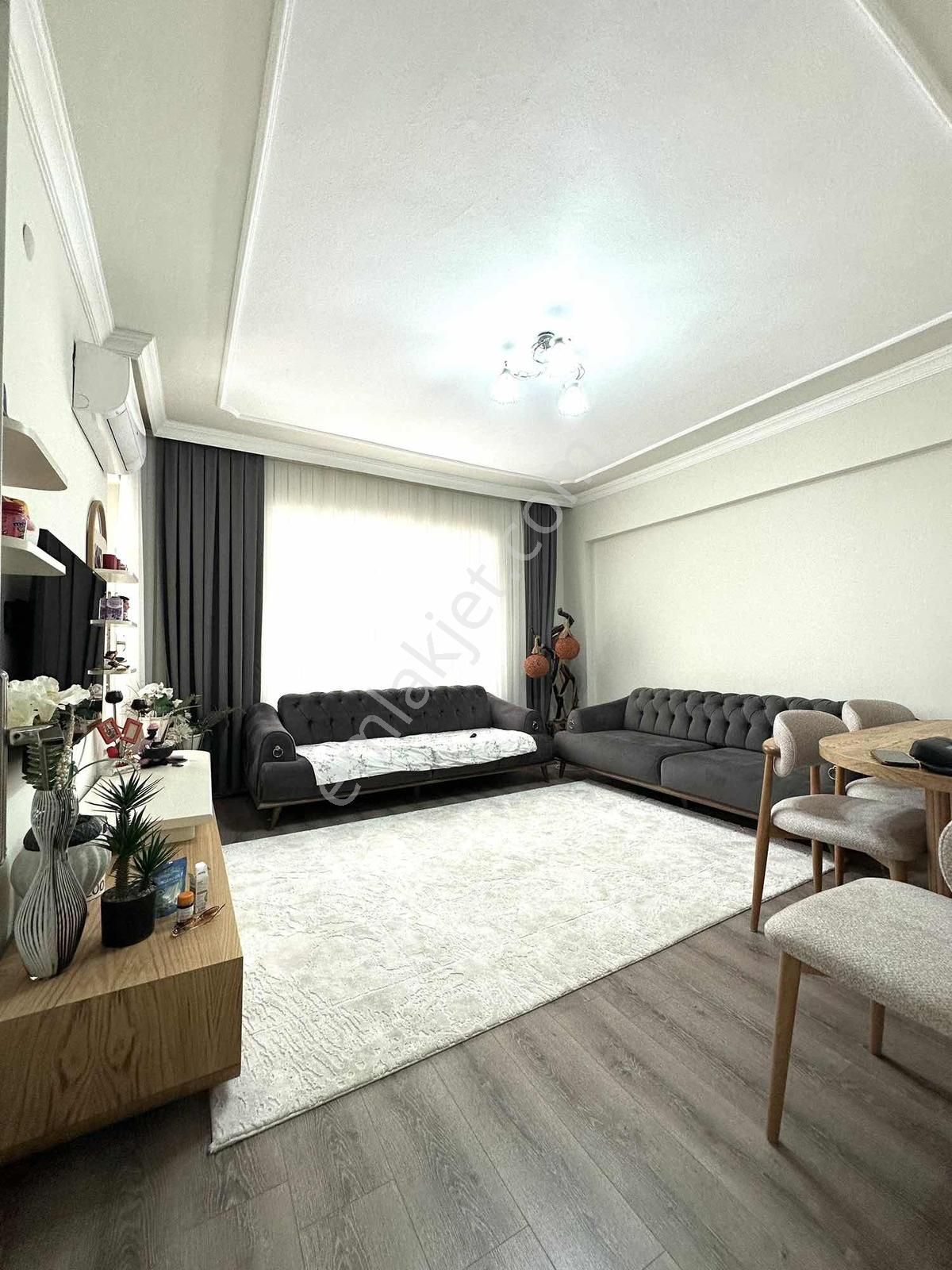 Antalya Işıklar Caddesi'ne Denize Yürüme Mesafesinde 3 + 1 Katta