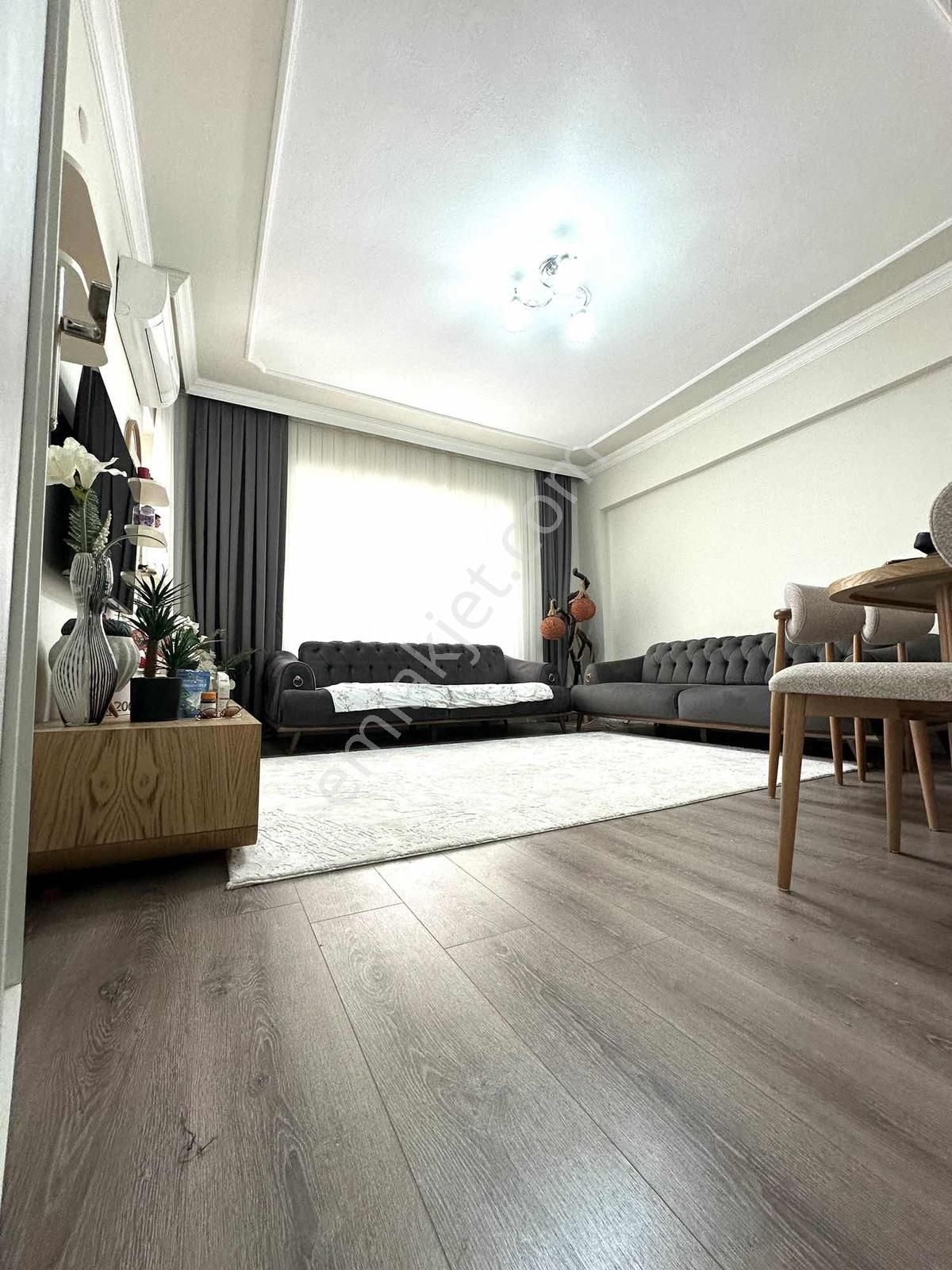 Antalya Işıklar Caddesi'ne Denize Yürüme Mesafesinde 3 + 1 Katta - Görsel 8