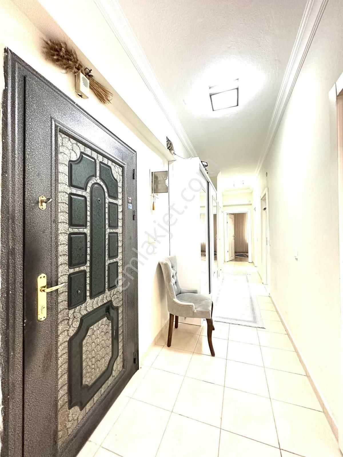 Antalya Işıklar Caddesi'ne Denize Yürüme Mesafesinde 3 + 1 Katta - Görsel 6