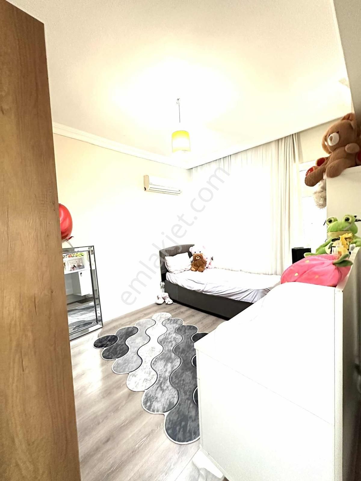 Antalya Işıklar Caddesi'ne Denize Yürüme Mesafesinde 3 + 1 Katta - Görsel 17