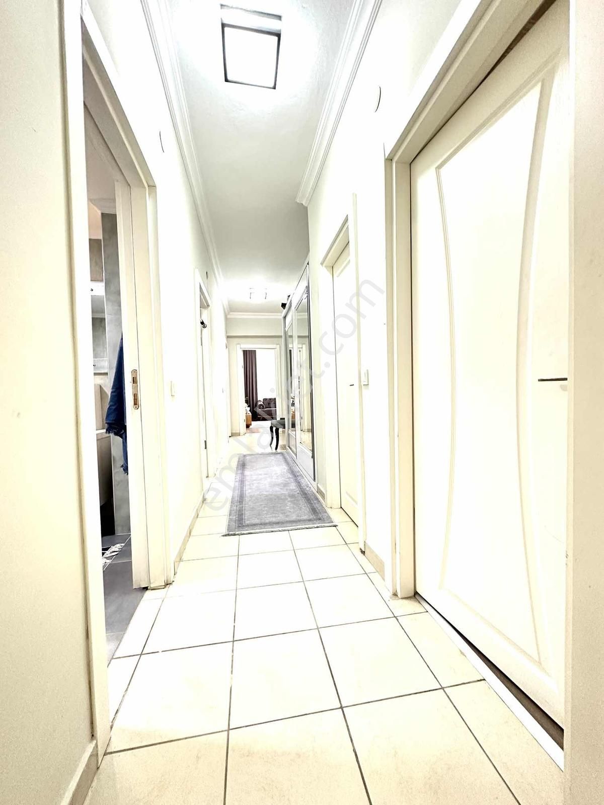 Antalya Işıklar Caddesi'ne Denize Yürüme Mesafesinde 3 + 1 Katta - Görsel 3