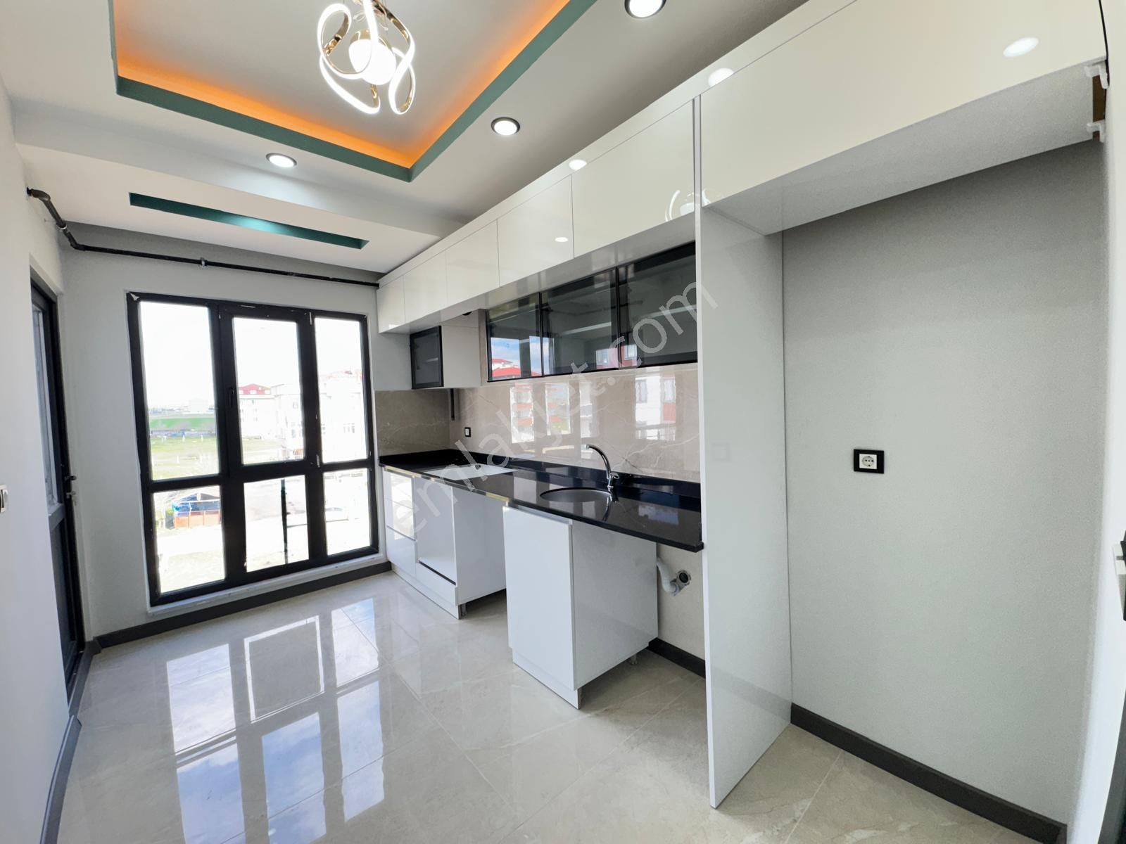 Tokay'dan Okullar Bölgesi'nde 2+1 Sıfır Ön Cephe Ara Kat Daire