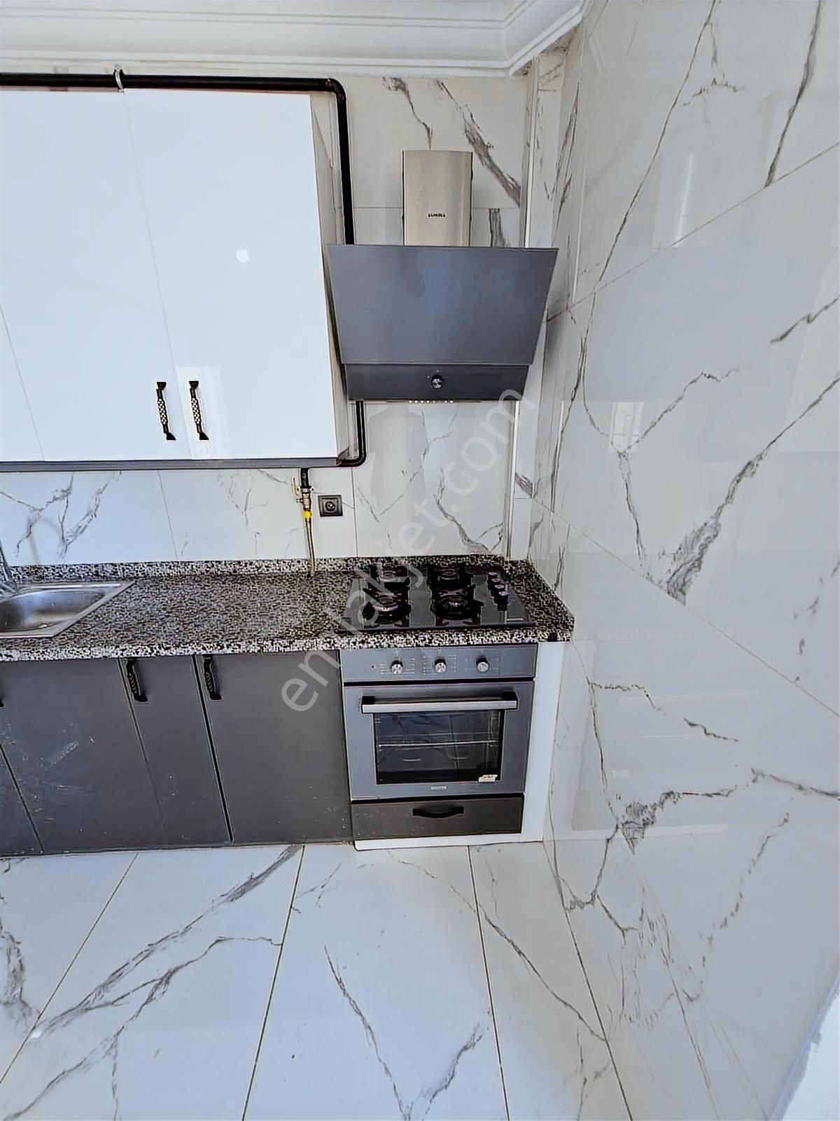 Çukurova Belediye Evlerinde Satılık 3+1 K.mutfak Daire - Görsel 23