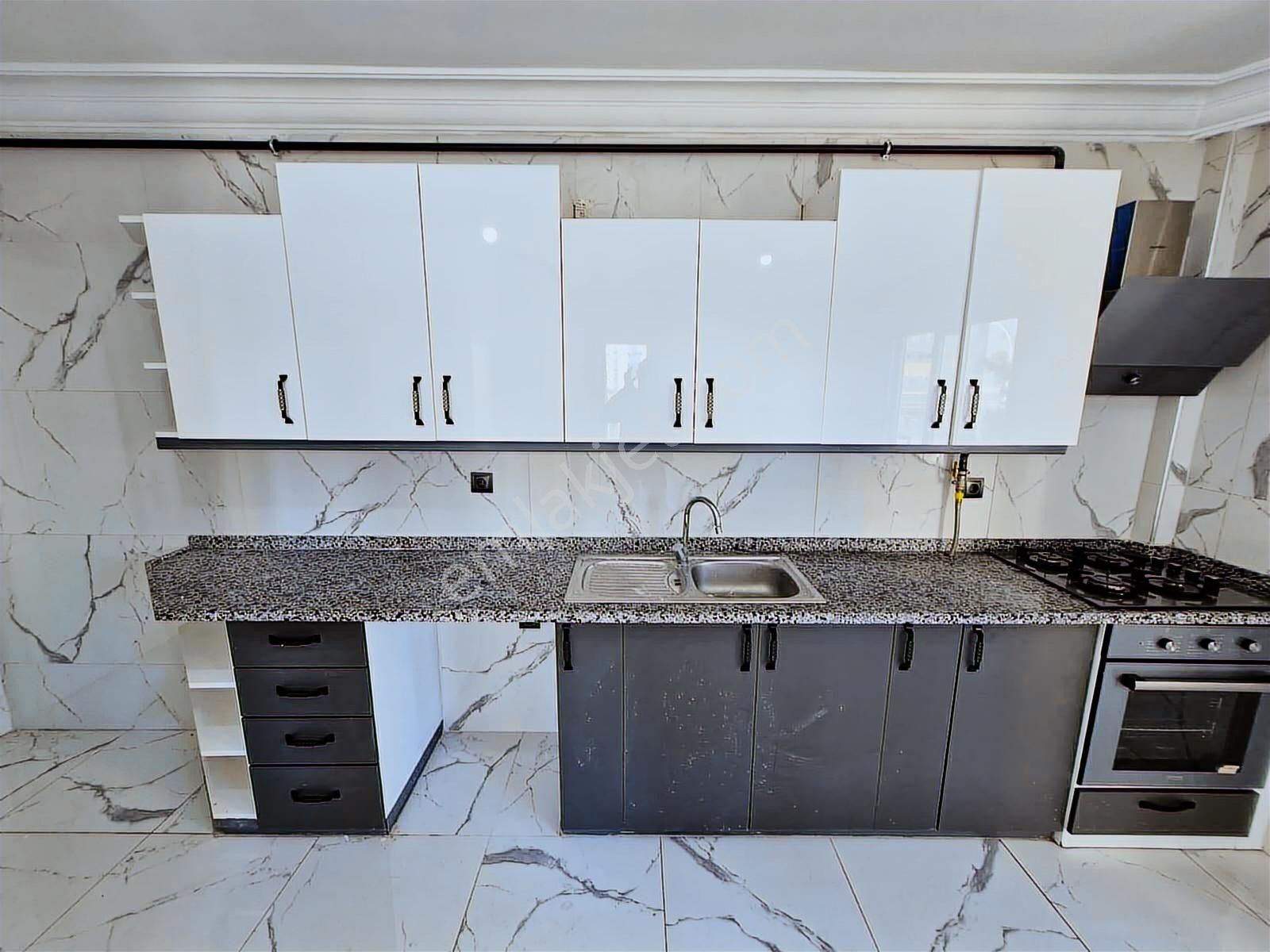 Çukurova Belediye Evlerinde Satılık 3+1 K.mutfak Daire - Görsel 17