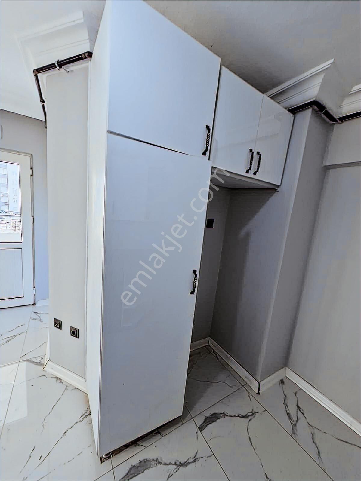 Çukurova Belediye Evlerinde Satılık 3+1 K.mutfak Daire - Görsel 15