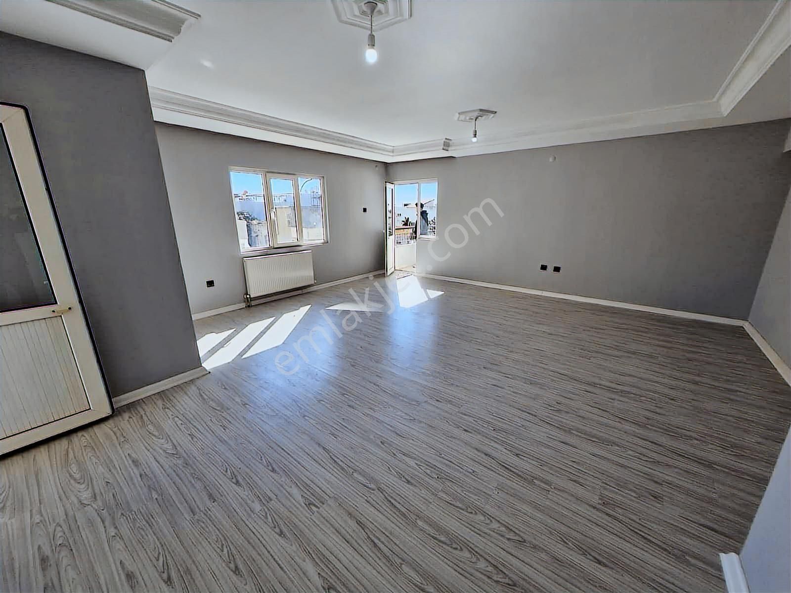 Çukurova Belediye Evlerinde Satılık 3+1 K.mutfak Daire - Görsel 16