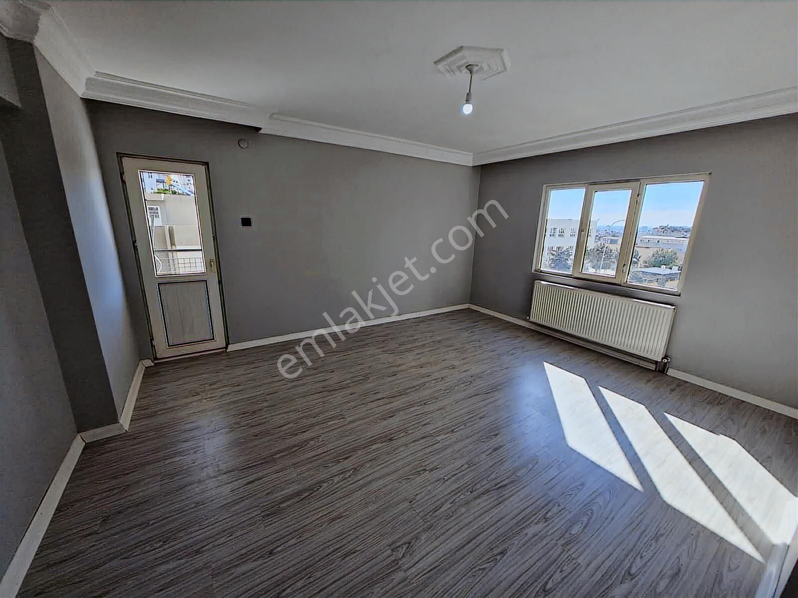 Çukurova Belediye Evlerinde Satılık 3+1 K.mutfak Daire - Görsel 4