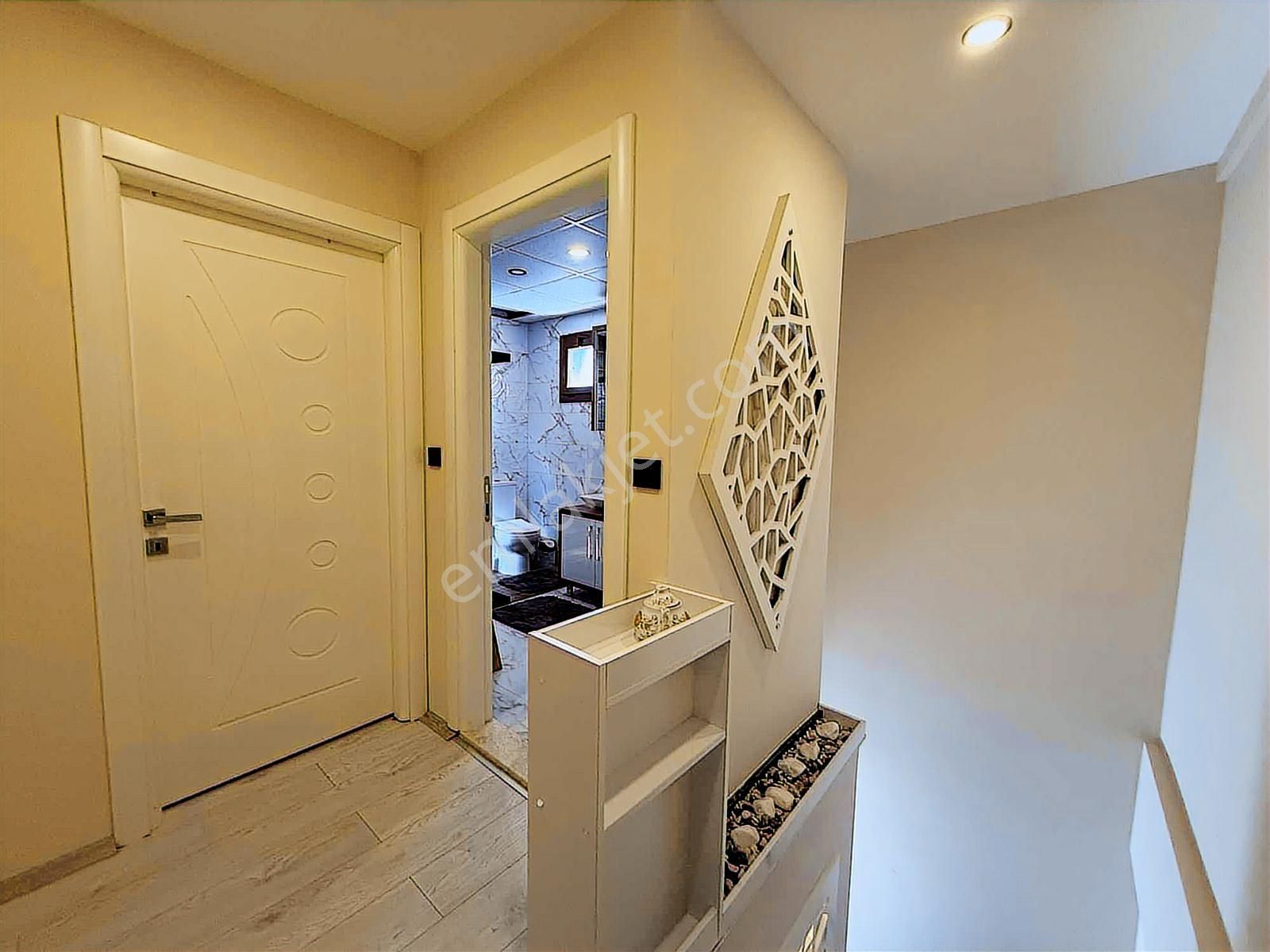 Kuşadası Davutlar'da Satılık Köşe Başı Eşyalı Villa - Görsel 19