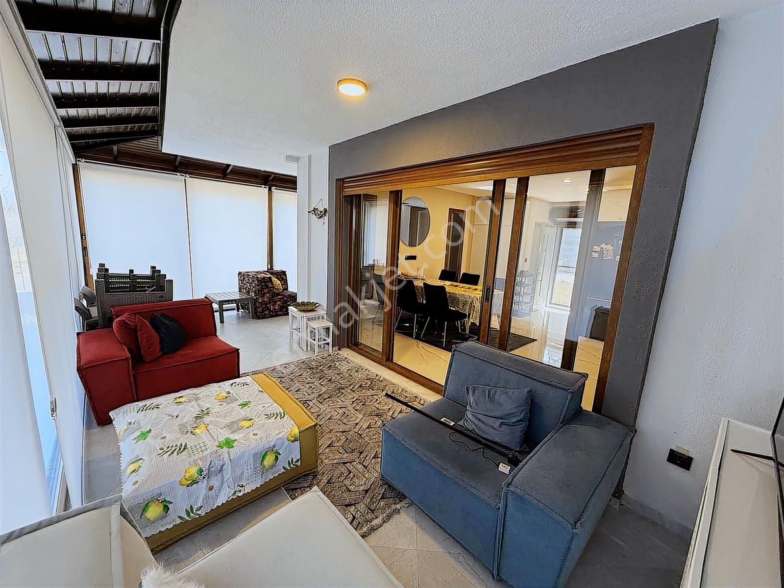 Kuşadası Davutlar'da Satılık Köşe Başı Eşyalı Villa - Görsel 17