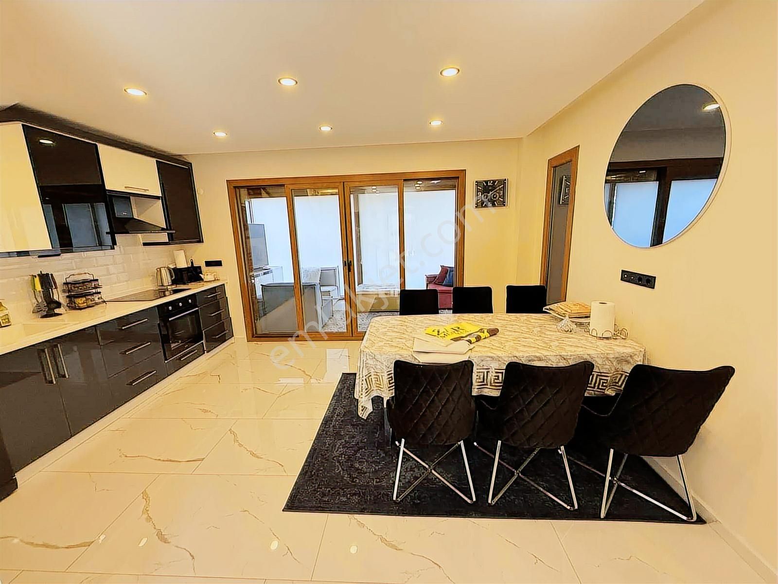 Kuşadası Davutlar'da Satılık Köşe Başı Eşyalı Villa - Görsel 10