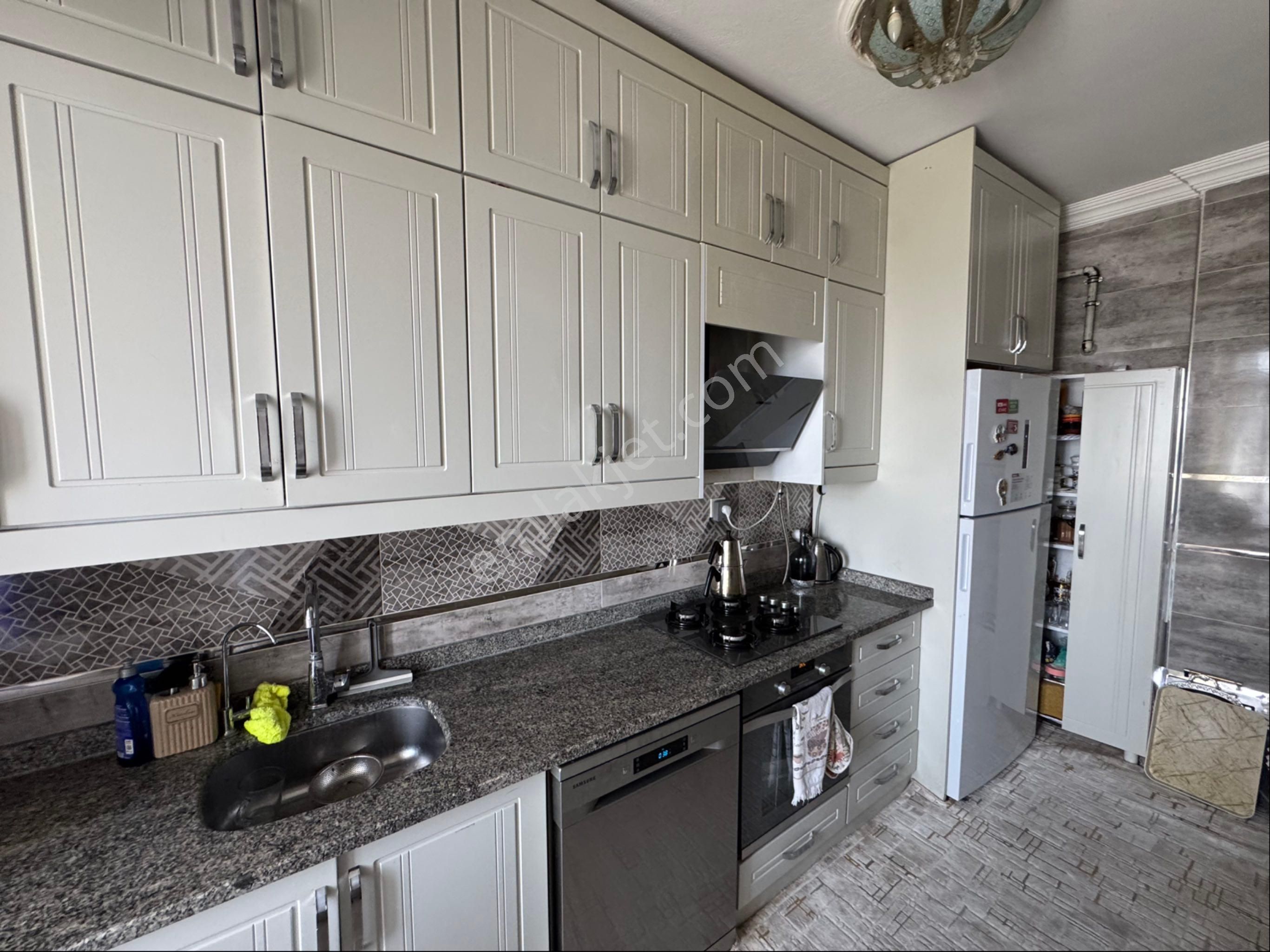 Emir Gayrimenkulden Gazikent De 3+1 Masrafsız Bakımlı Daire - Görsel 26