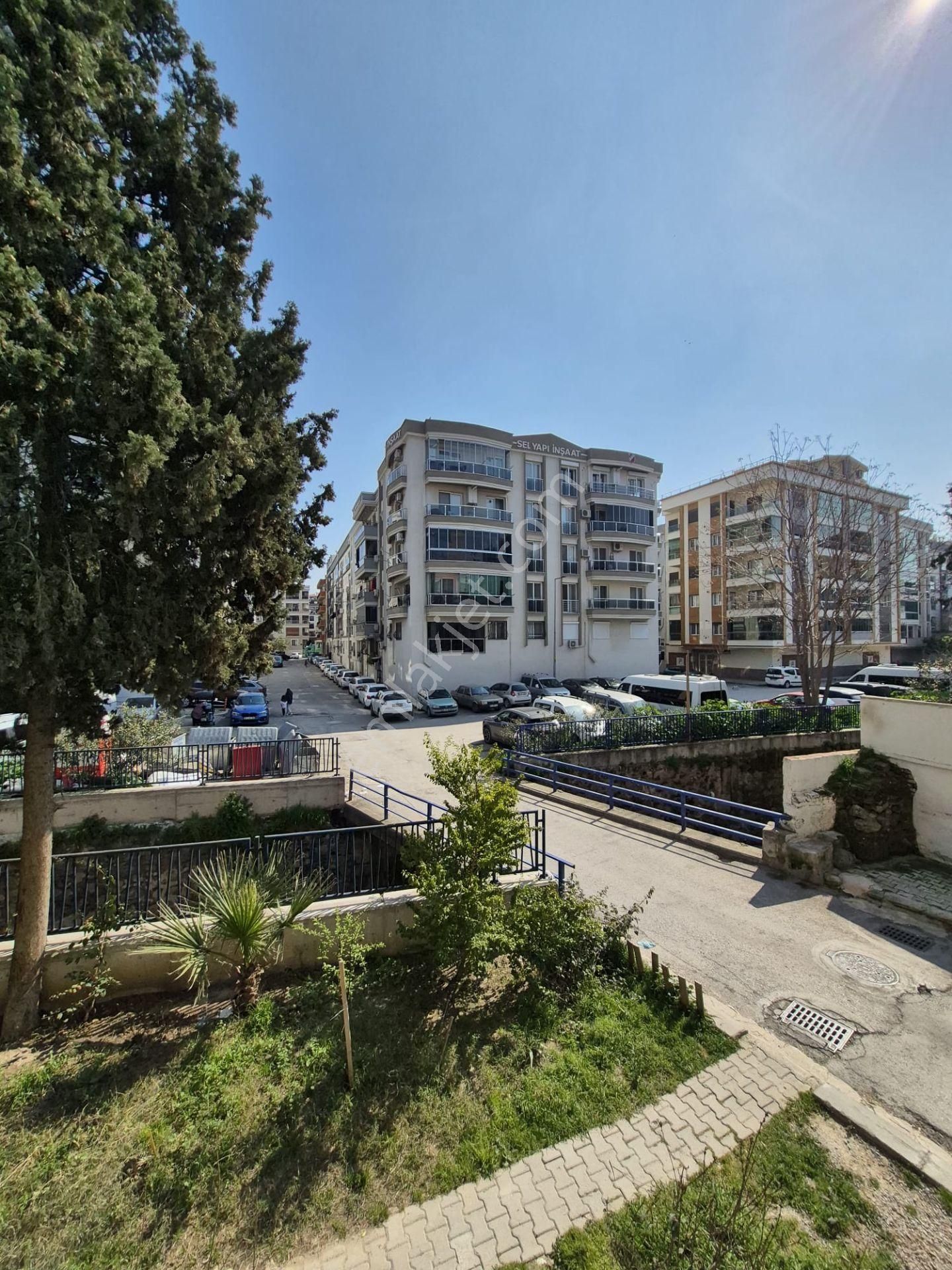 Binax Bakırçay Gayrimenkul Önü Açık Köşe 2 Yıllık 2+1 Daire