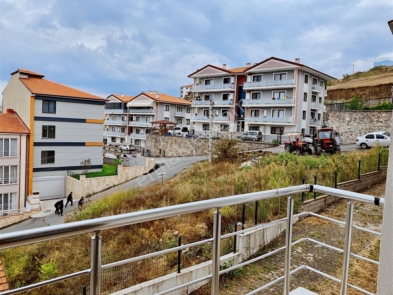Panoramik Şehir Manzaralı, Site İçerisinde, 2+1 Arakat Daire - Görsel 4