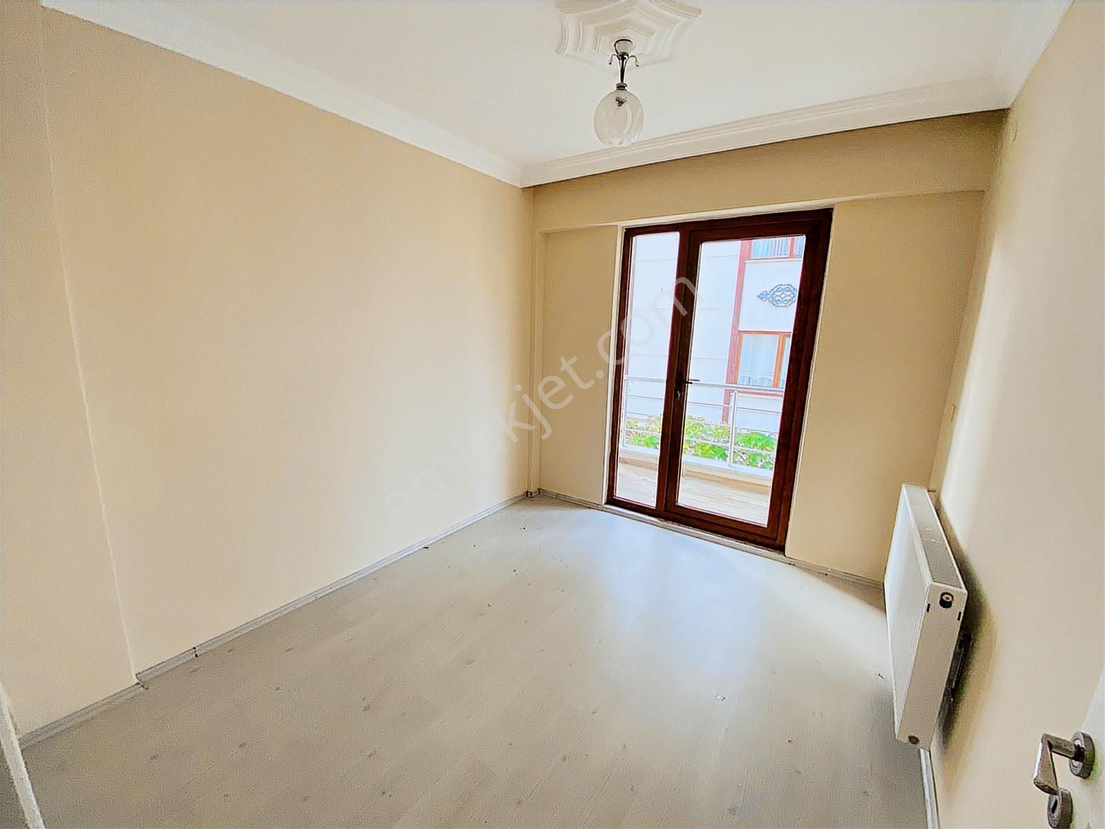 Panoramik Şehir Manzaralı, Site İçerisinde, 2+1 Arakat Daire - Görsel 15