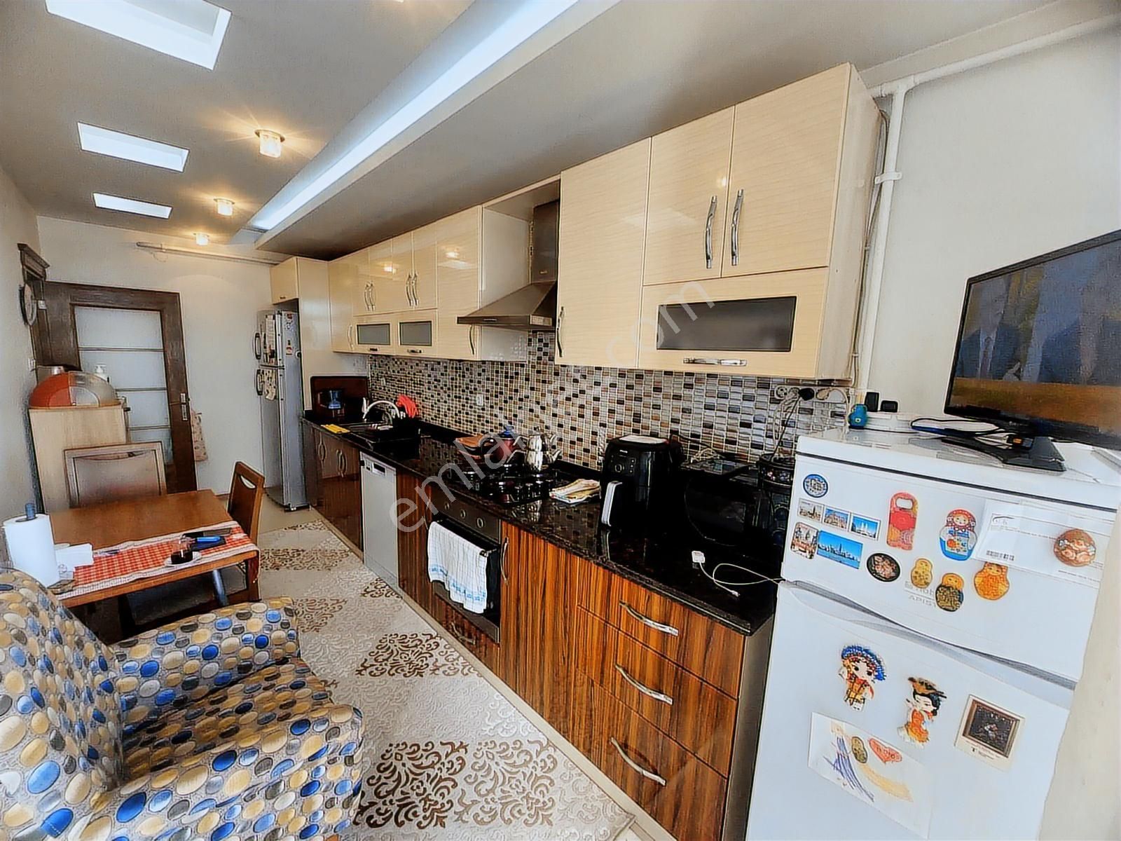 K.evrende Bulvar Üzeri İskanlı Az Katlı Kap.mutfak - Görsel 21