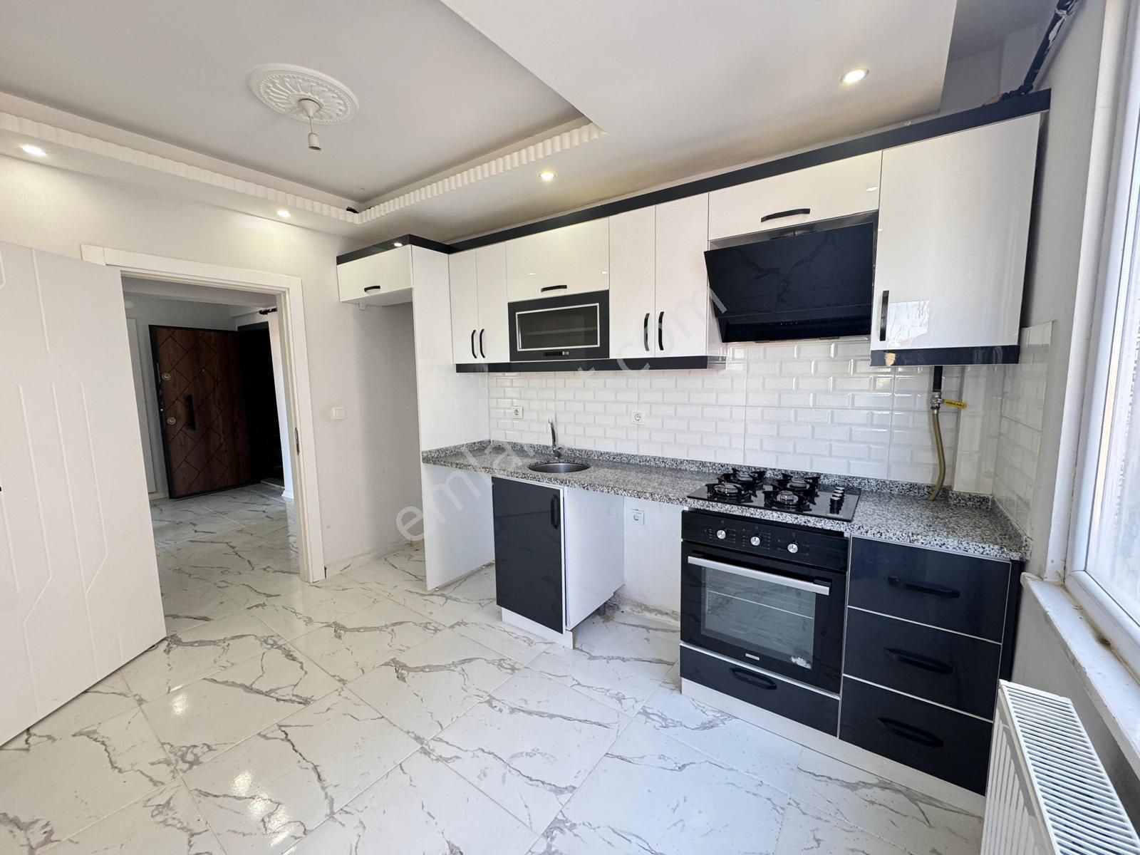 Ömer Halisdemir Mh. Merkezi Konum'da 2+1 Ankanstreli Lüks Daire