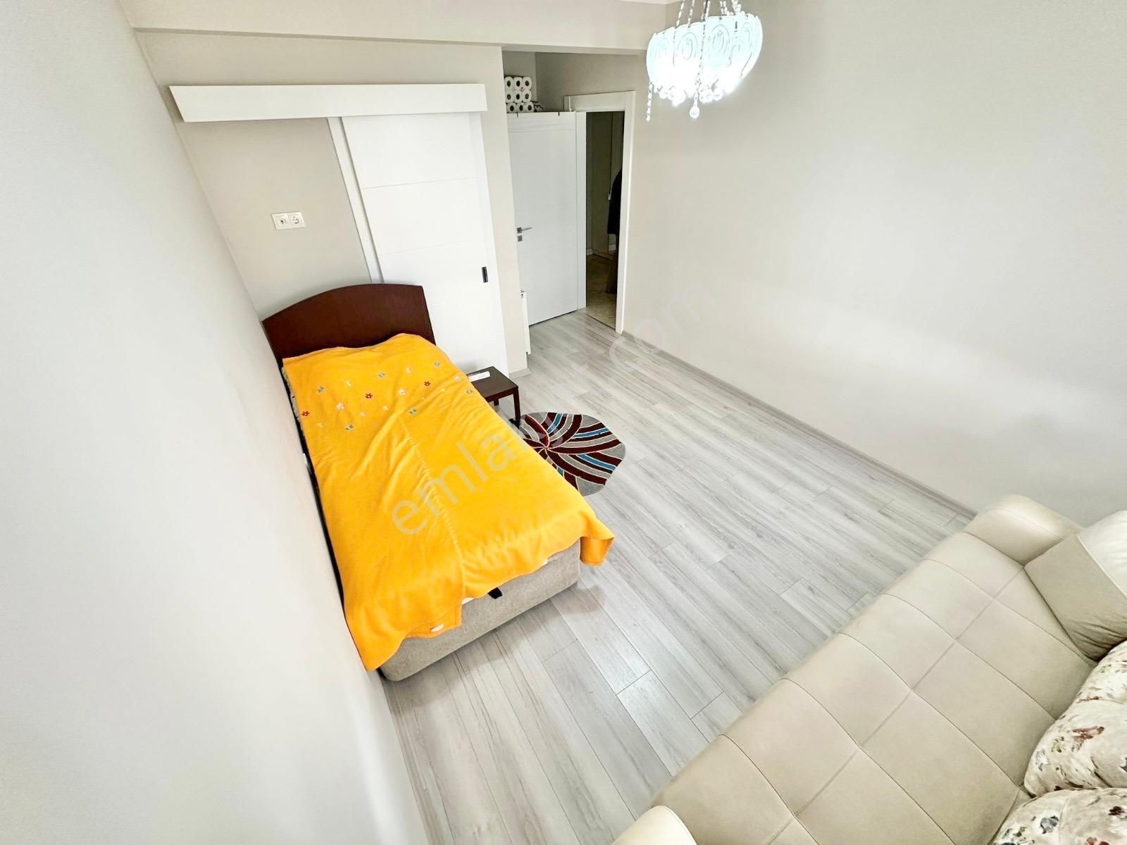 ꧁akçay Ay Emlak'tan꧂ikizçay'da Kombili Ebeveyn Banyolu Ara Kat Ön Cephe Asansörlü Satılık 2+1 Daire - Görsel 8