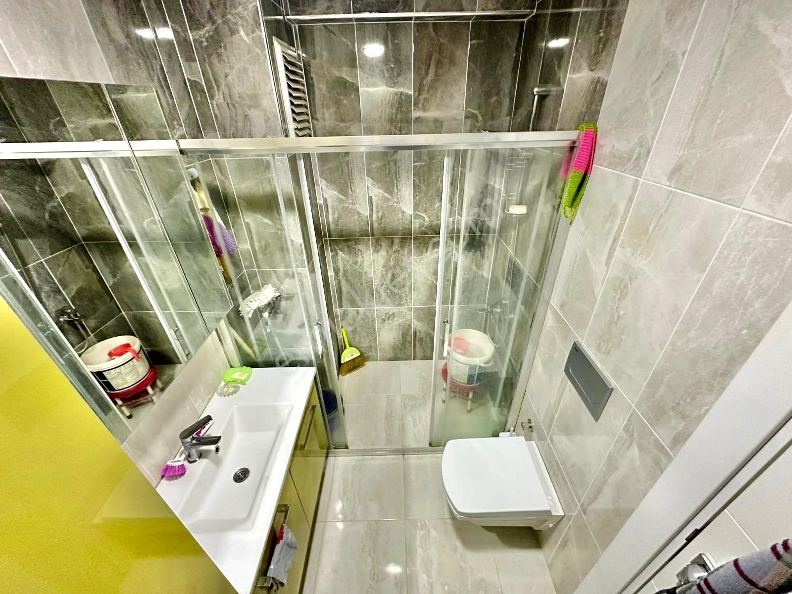 ꧁akçay Ay Emlak'tan꧂ikizçay'da Kombili Ebeveyn Banyolu Ara Kat Ön Cephe Asansörlü Satılık 2+1 Daire - Görsel 18