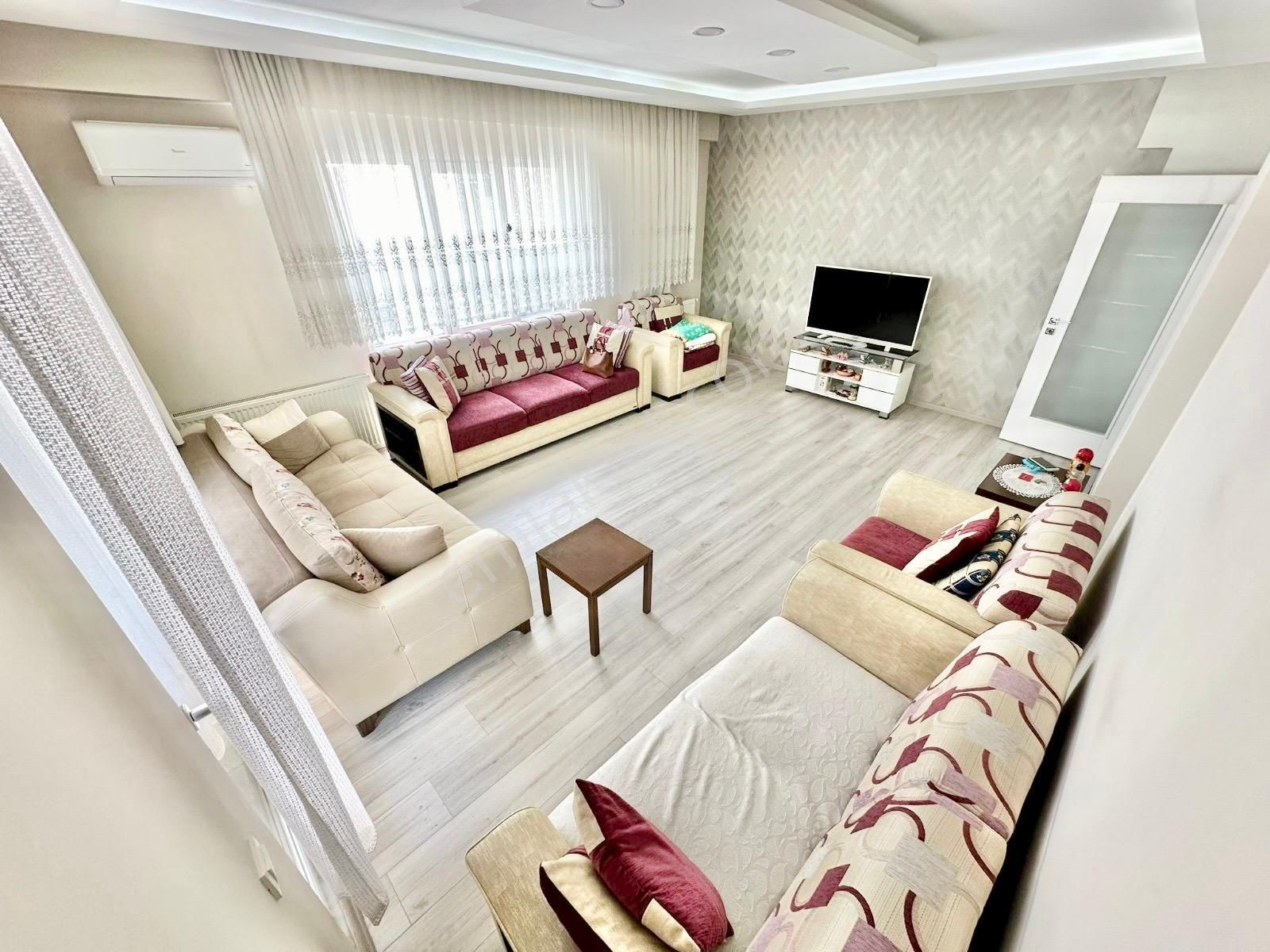 ꧁akçay Ay Emlak'tan꧂ikizçay'da Kombili Ebeveyn Banyolu Ara Kat Ön Cephe Asansörlü Satılık 2+1 Daire - Görsel 5