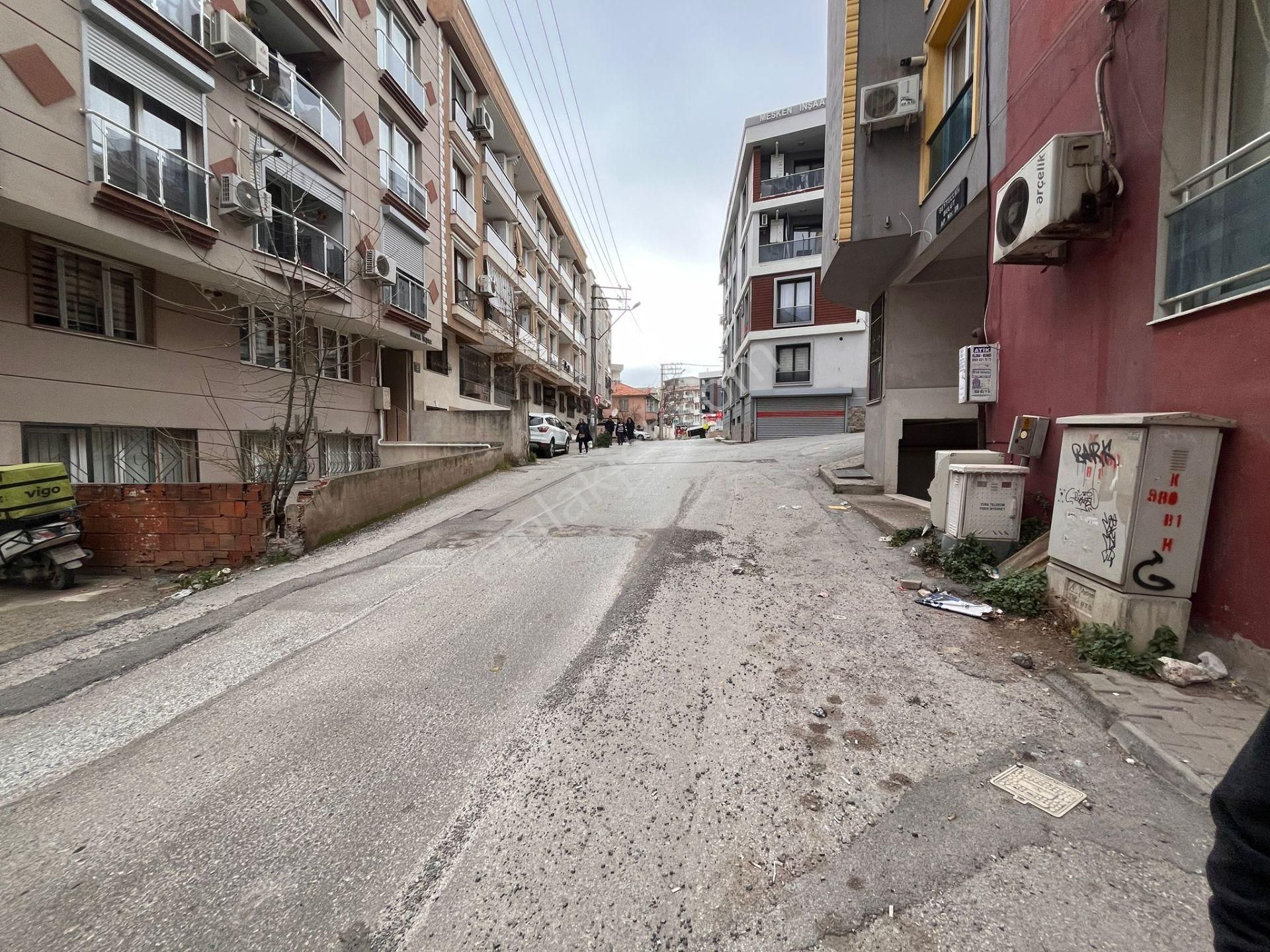 Re/max Arma'dan Buca Yaylacık Mah. Merkezi Konumda 2+1 Geniş Satılık Daire - Görsel 18