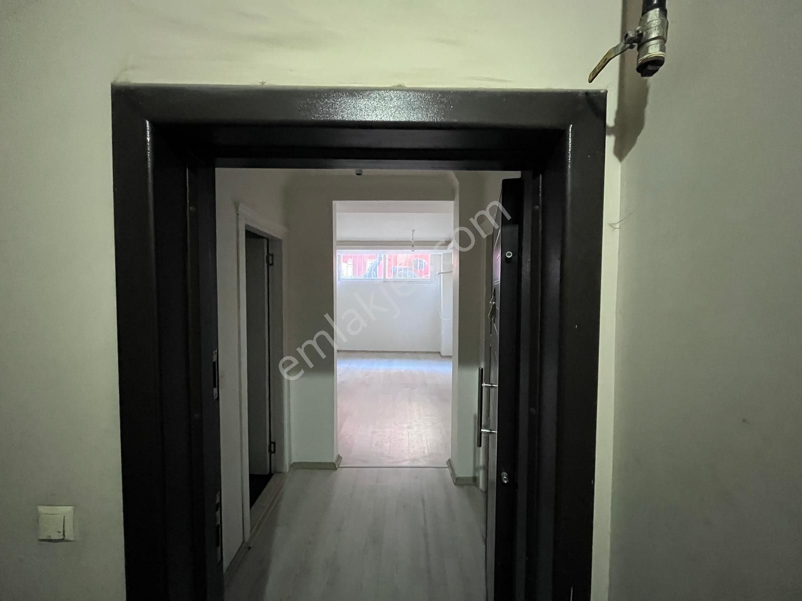 Re/max Arma'dan Buca Yaylacık Mah. Merkezi Konumda 2+1 Geniş Satılık Daire - Görsel 3