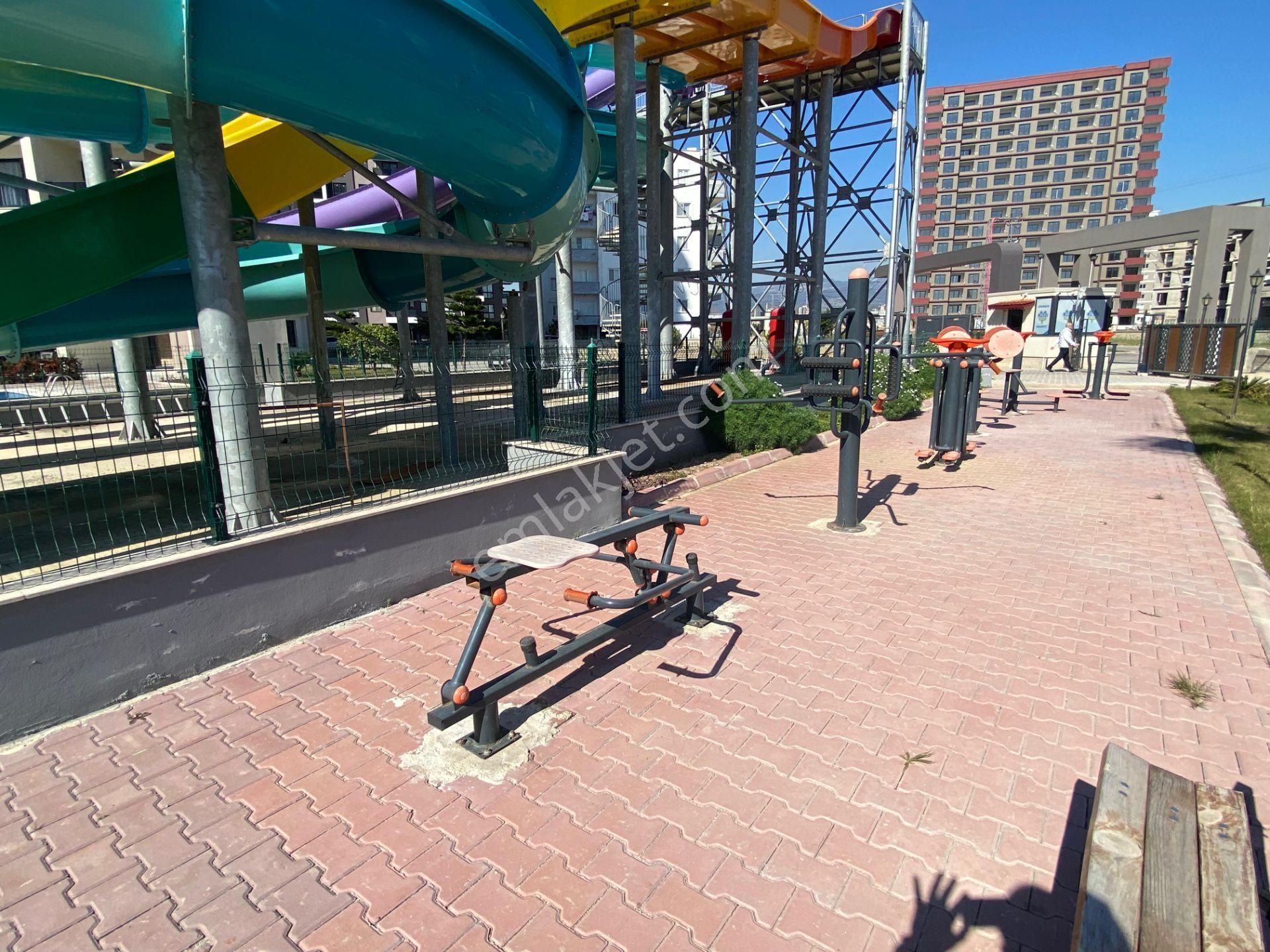 Erdemli Çeşmeli Mah.de Deniz Manzaralı & Aqua Parklı & Spor Salonlu & Full Eşyalı 2+1 Daire - Görsel 2