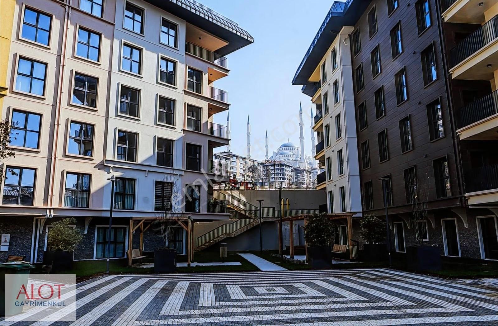 Ana Cadde 3+1 Ebeveyn Banyolu Ara Kat Konforunda Zemin Kat