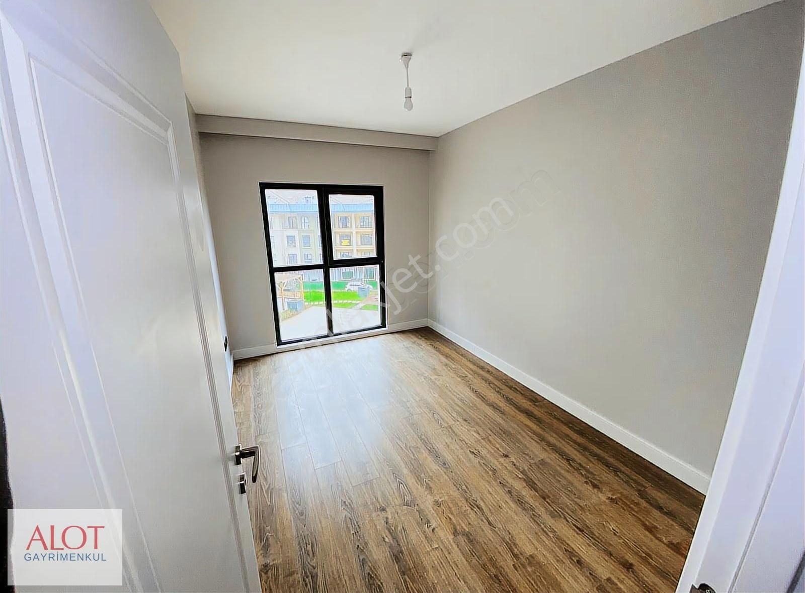 Ana Cadde 3+1 Ebeveyn Banyolu Ara Kat Konforunda Zemin Kat - Görsel 11