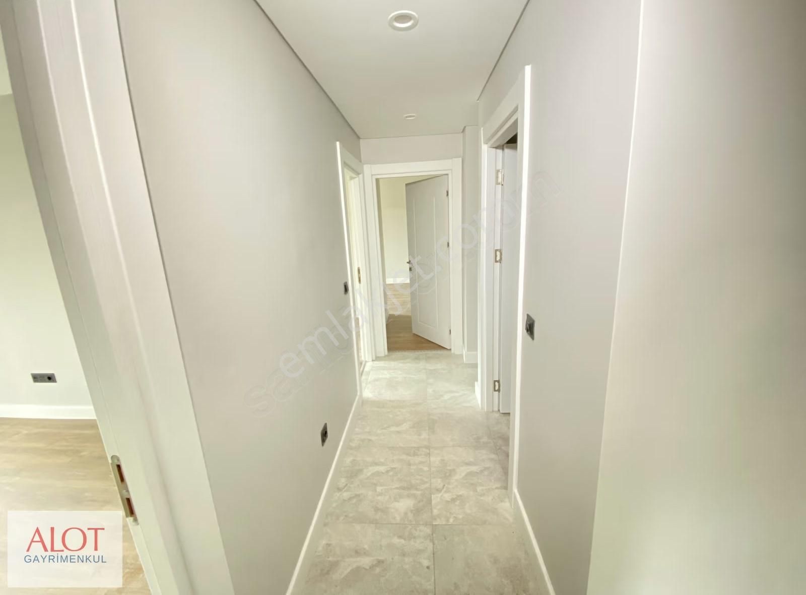 Ana Cadde 3+1 Ebeveyn Banyolu Ara Kat Konforunda Zemin Kat - Görsel 18