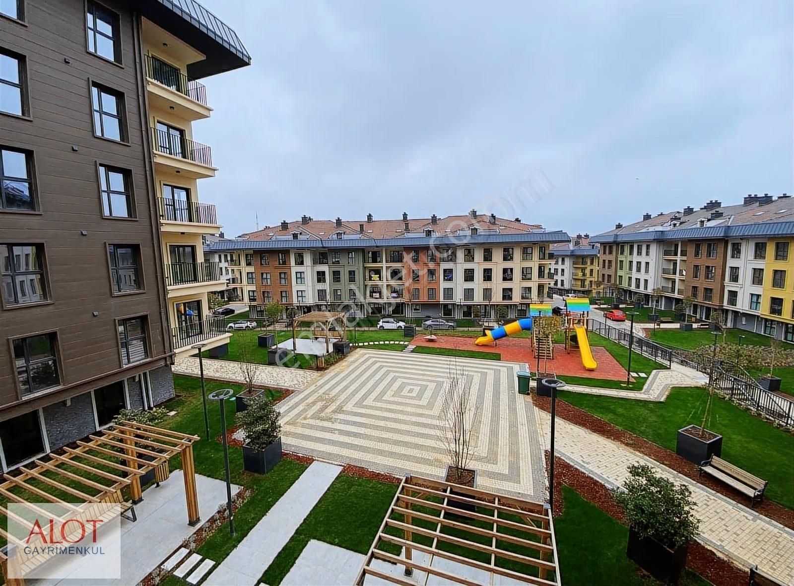 Ana Cadde 3+1 Ebeveyn Banyolu Ara Kat Konforunda Zemin Kat - Görsel 19