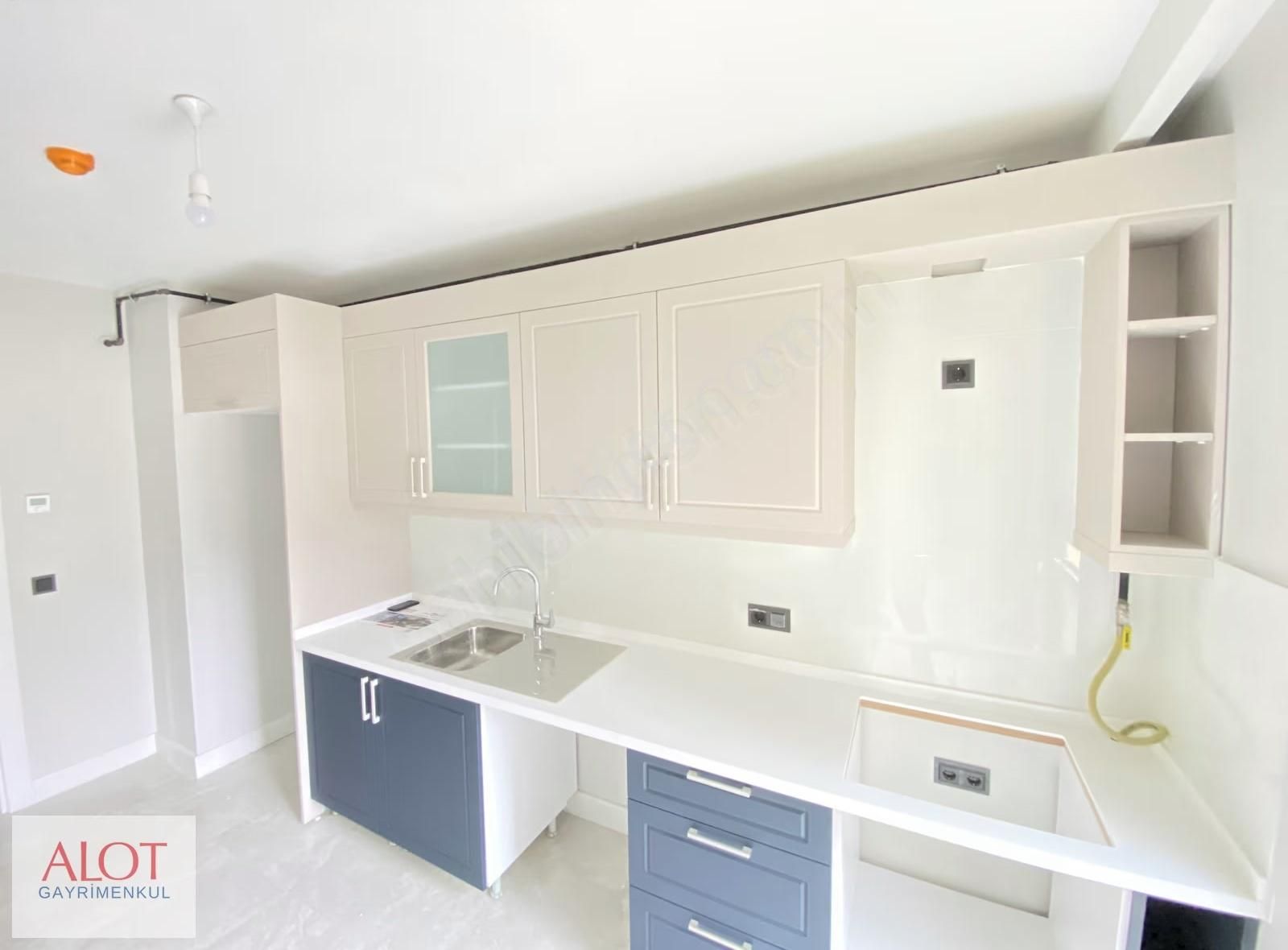 Ana Cadde 3+1 Ebeveyn Banyolu Ara Kat Konforunda Zemin Kat - Görsel 21