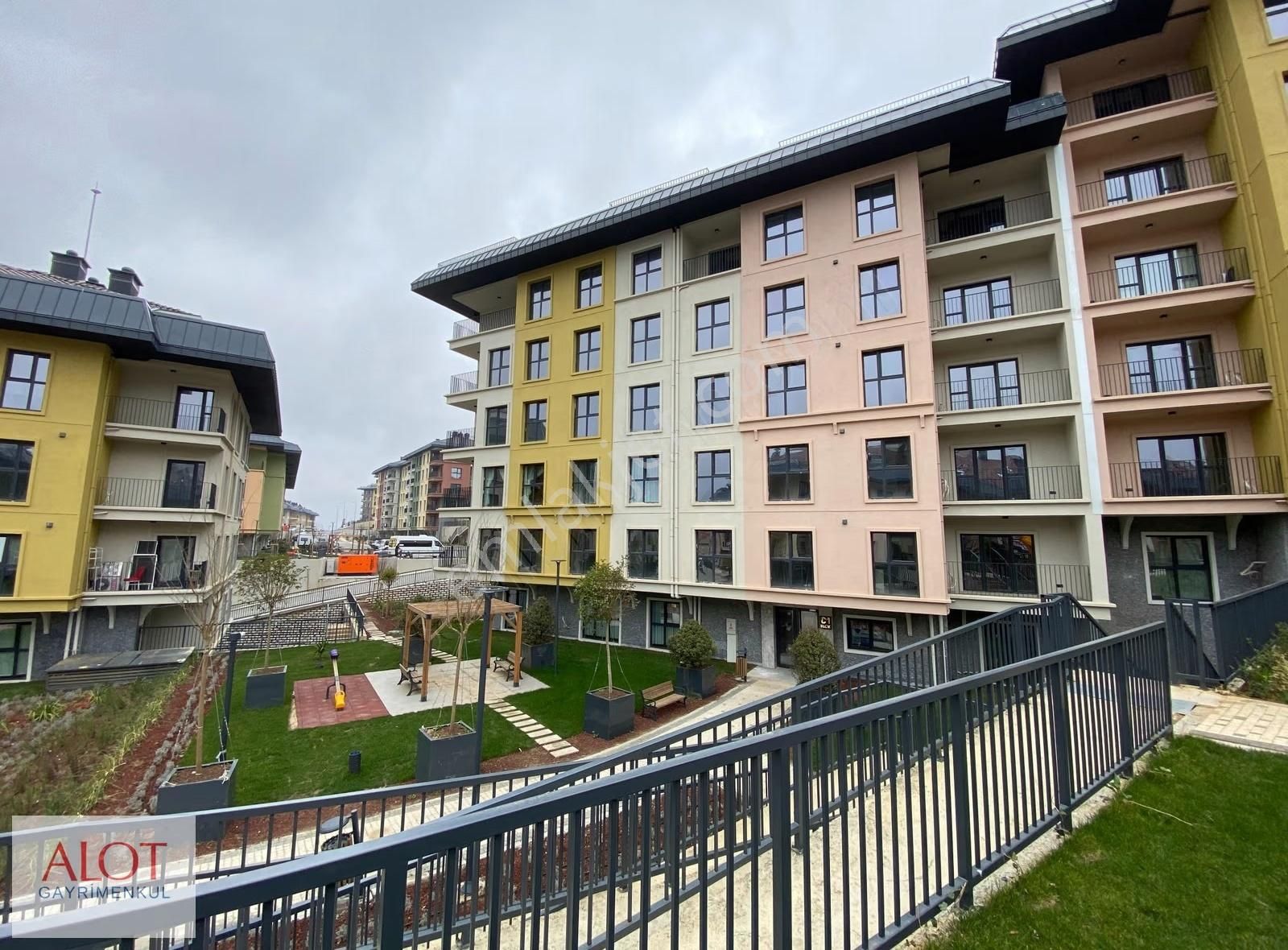 Cadde Üzeri3+1ebeveyn Banyolu- Yerden Isıtmalı Ara Kat