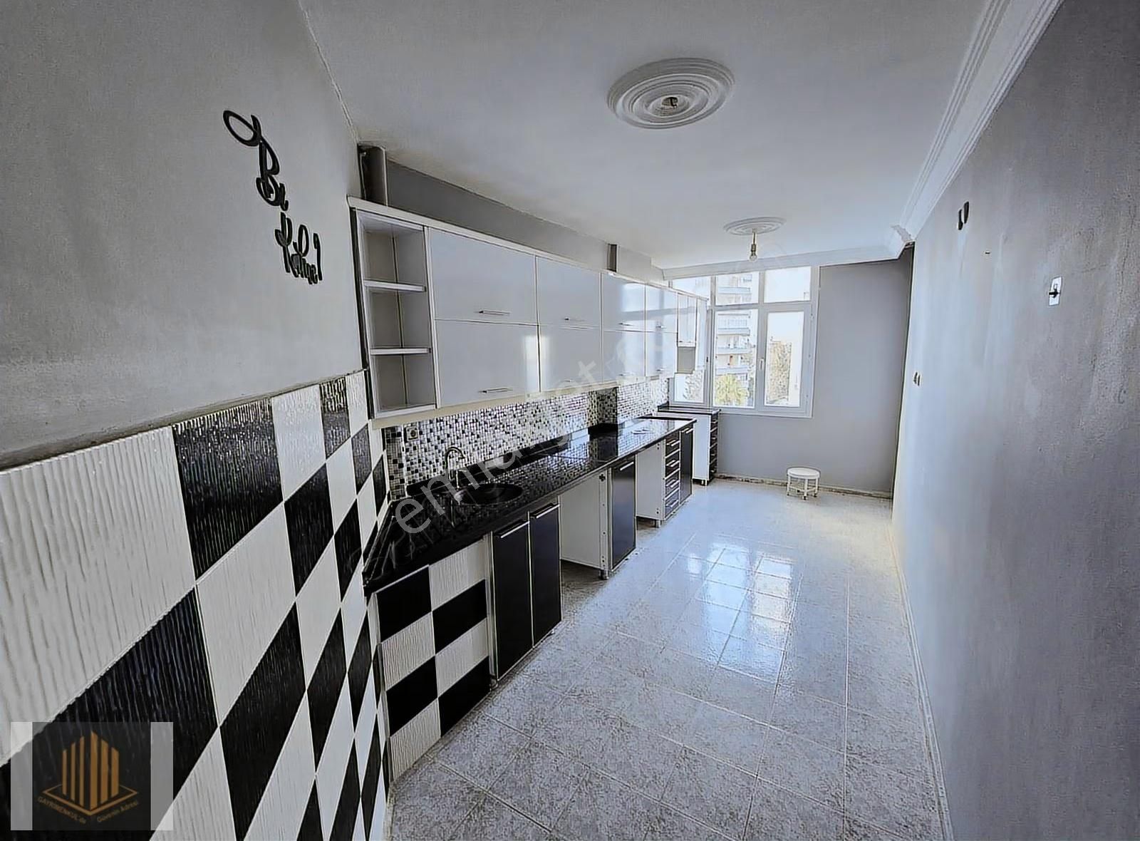 Sağlam'dan S.demirel Blv. Yakın Geniş Oturumlu Cazip Kiralık 3+1