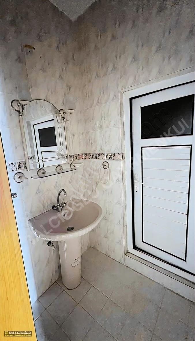 Balcıoğlu Emlaktan Çarşı Merkezde Ara Kat 2+1 Satılık Daire - Görsel 8