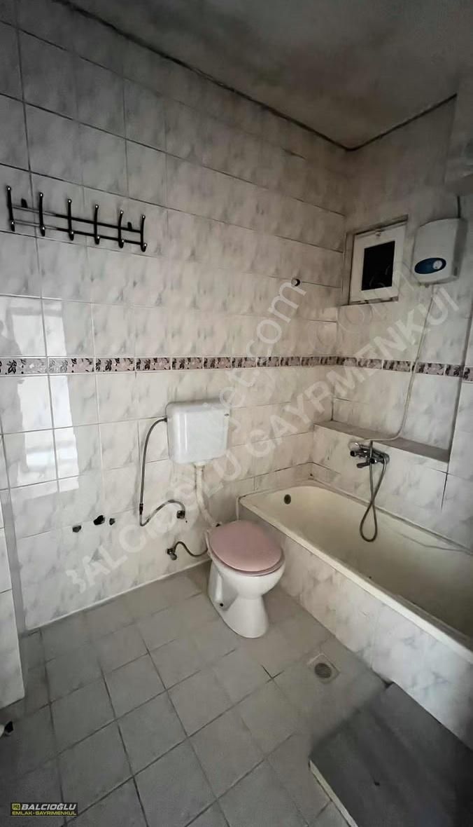 Balcıoğlu Emlaktan Çarşı Merkezde Ara Kat 2+1 Satılık Daire - Görsel 6