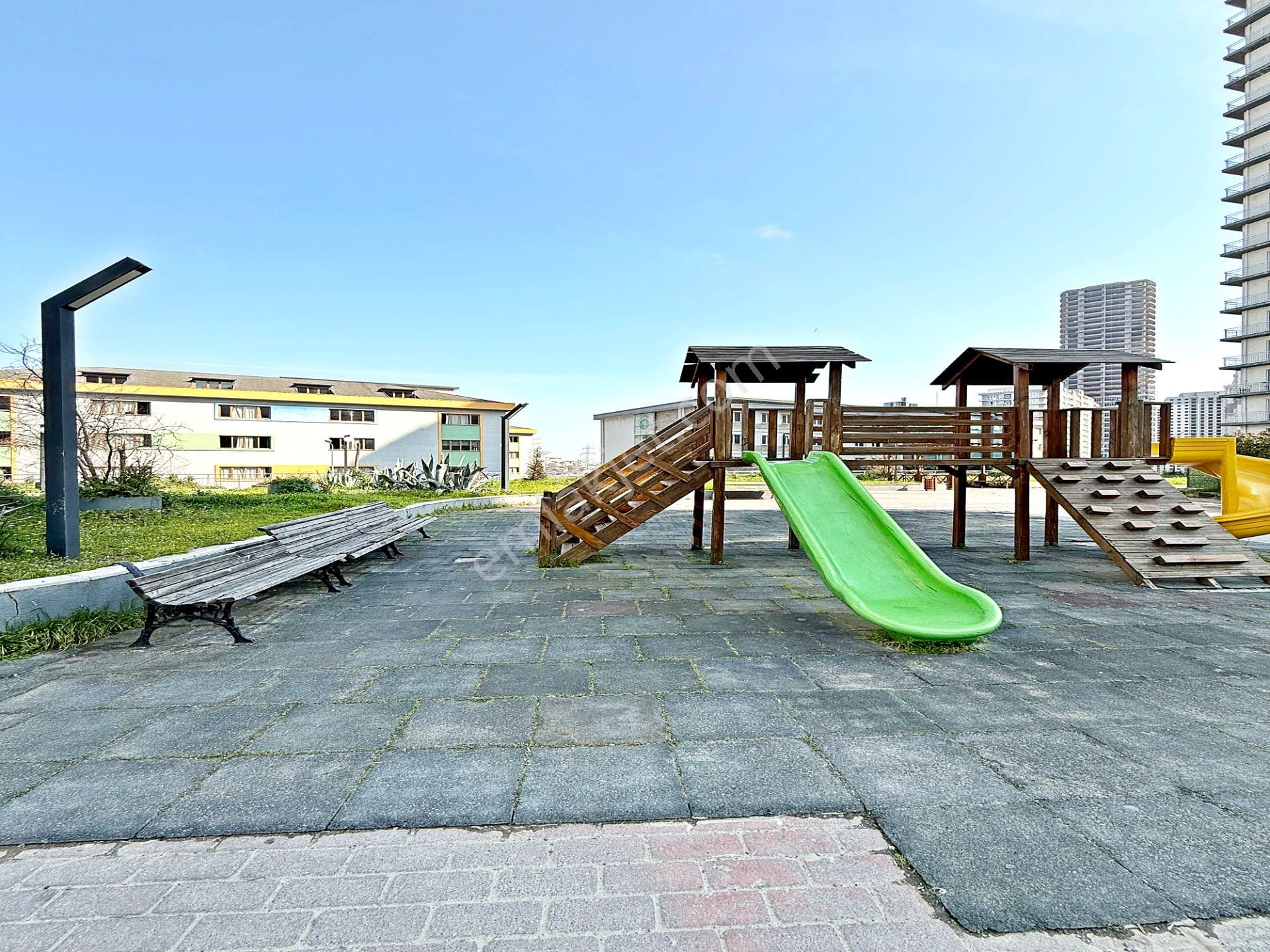 Site İçinde E5'e Yakın Krediye Uygun Full Aktiviteli Kupon Daire