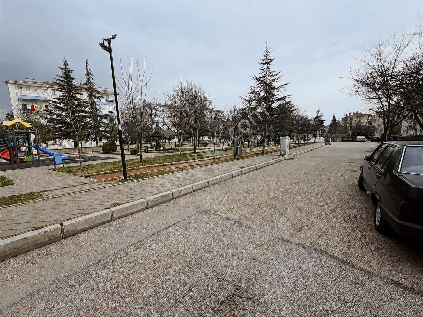 A L C Den Konumu Harika Metro Yakını 2+1 Satılık Daire - Görsel 3