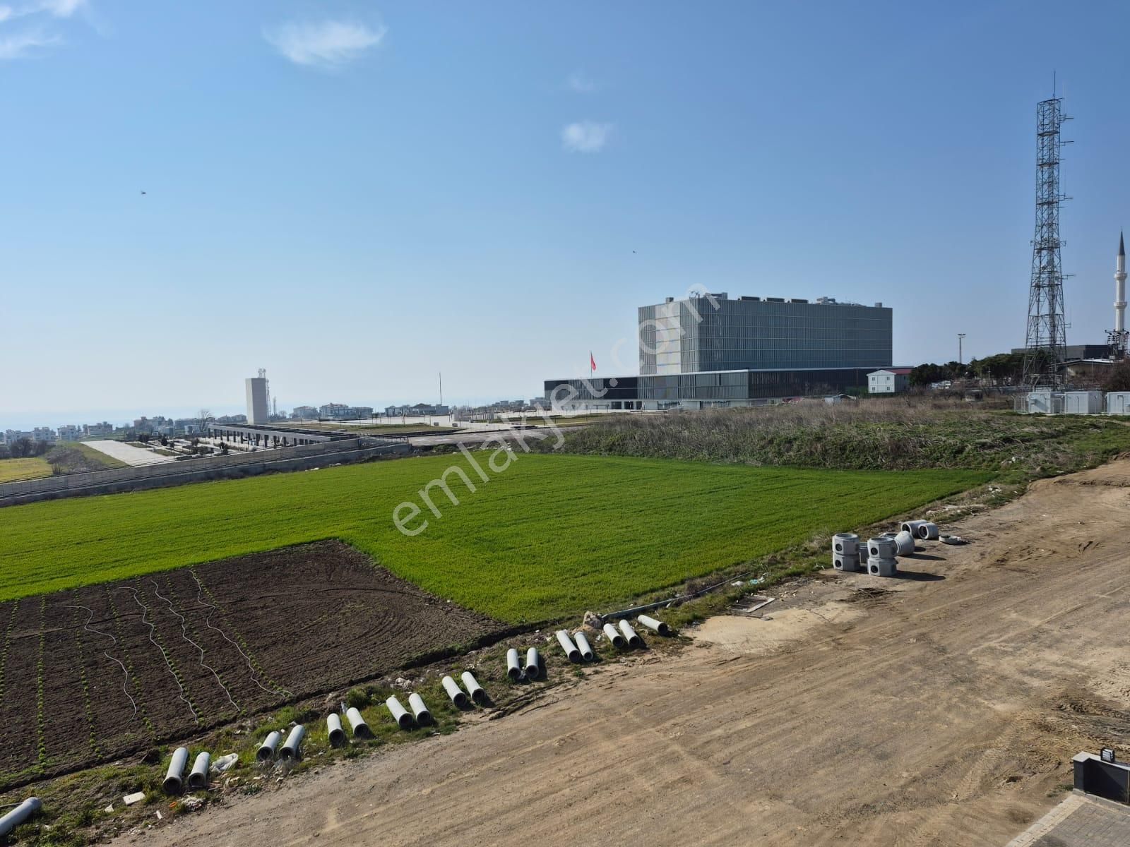 Delux'den Atatürk'te Deniz Manzaralı Ayrı Mutfaklı Kiralık 1+1